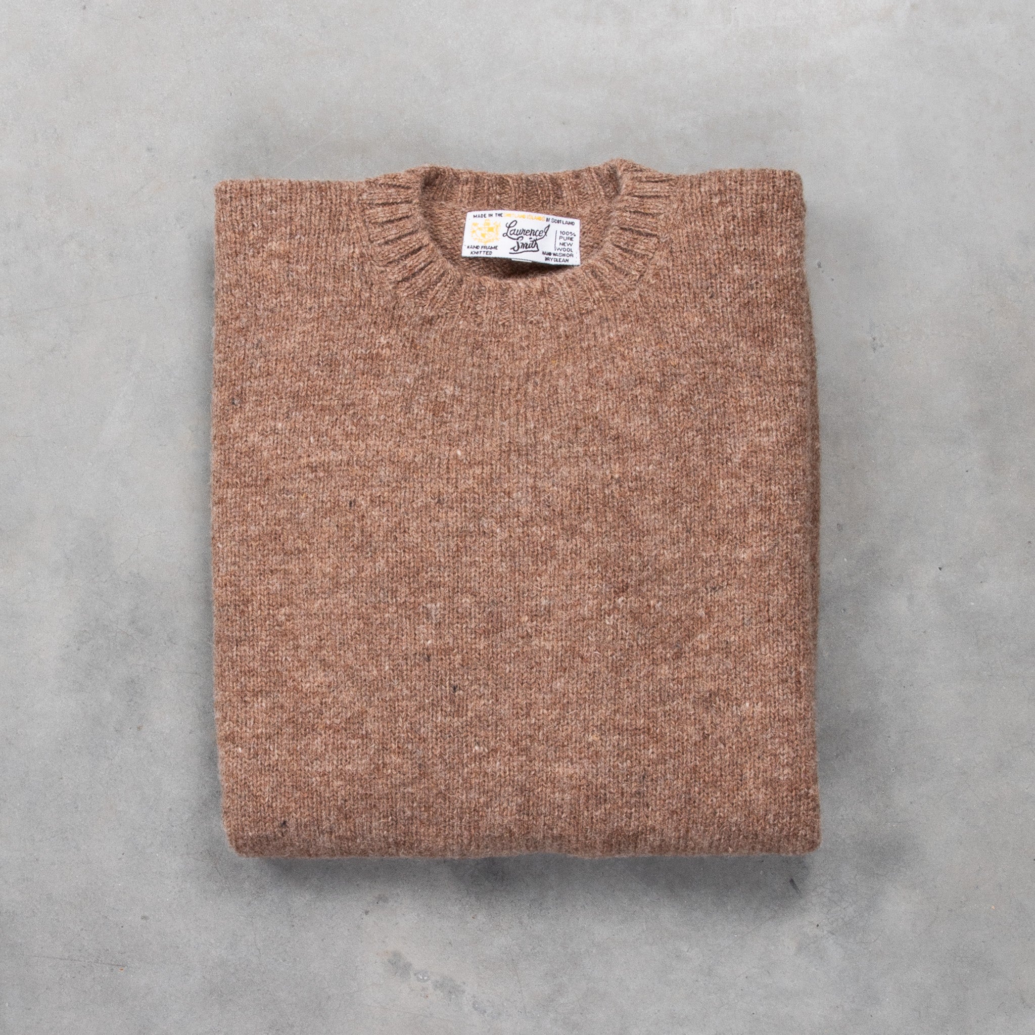 Laurence J. Smith Super soft Seamless Crew Neck Pullover Nutmeg 
