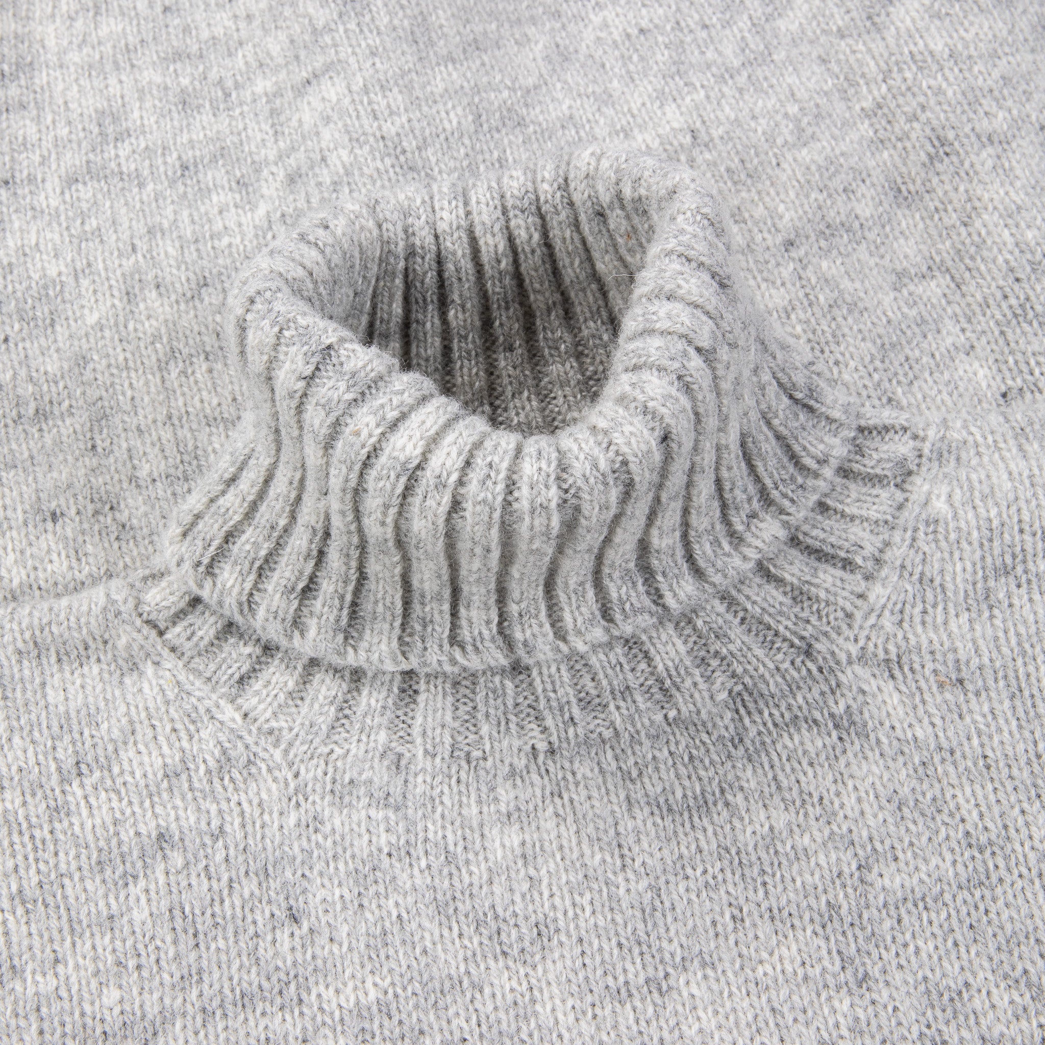 Laurence J. Smith Super Soft Seamless Roll Neck Pullover Silver