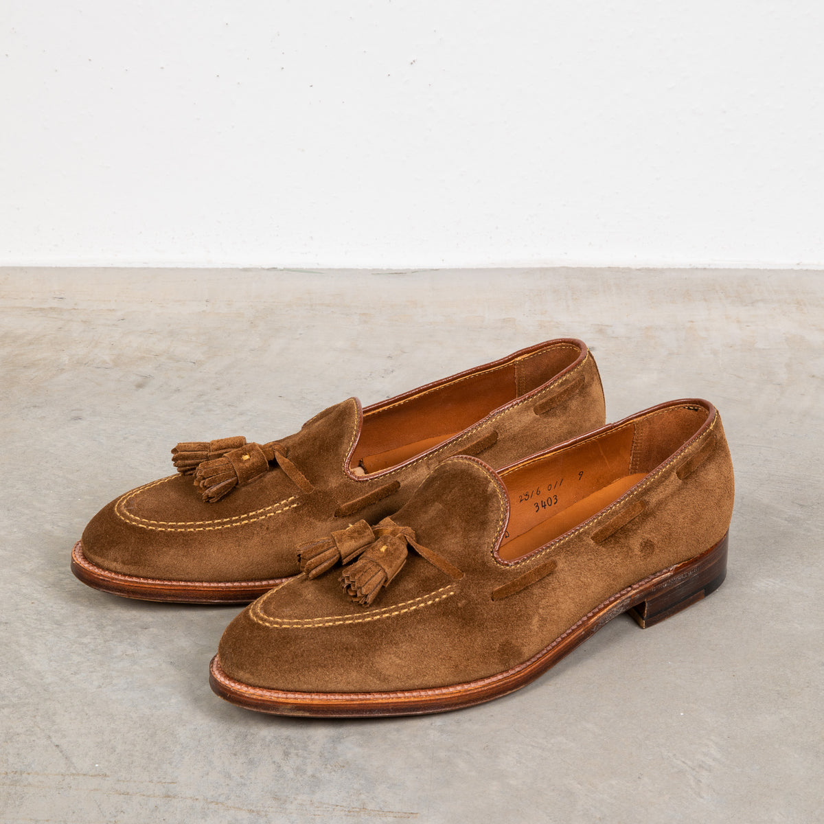 EXCELLENT Rancourt & Co x Cole Haan Snuff Suede Tassel Loafer Made in USA 10.5 C 3403 - Tassel Loafer in Snuff Suede – ALDEN SHOES main image 2