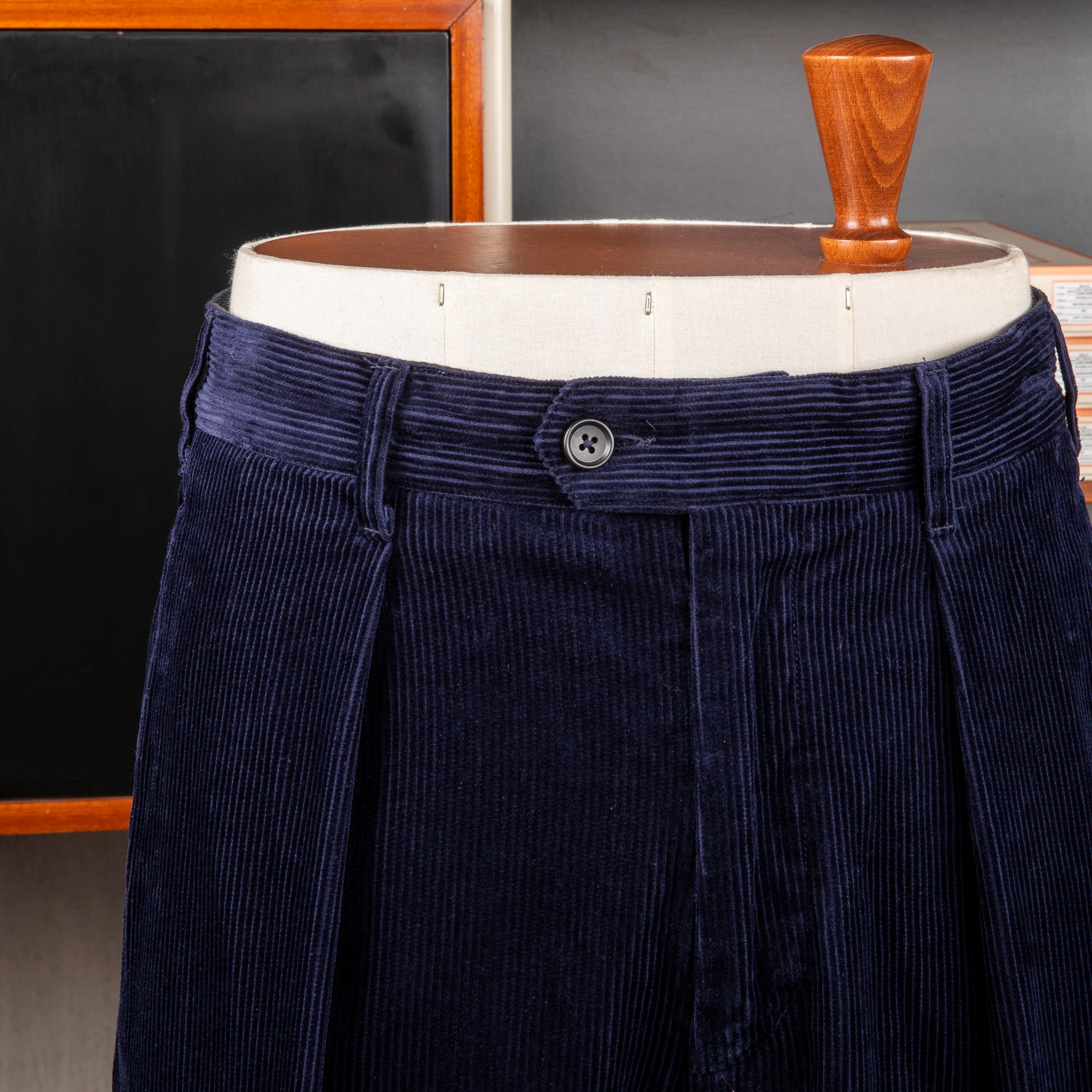 Engineered Garments Carlyle Pants 8-Wale Corduroy Navy – Frans