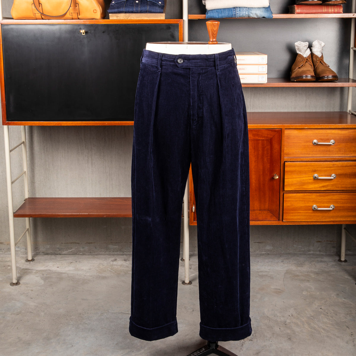 Engineered Garments Carlyle Pants 8-Wale Corduroy Navy – Frans Engineered Garments Carlyle Pants 8-Wale Corduroy Navy – Frans