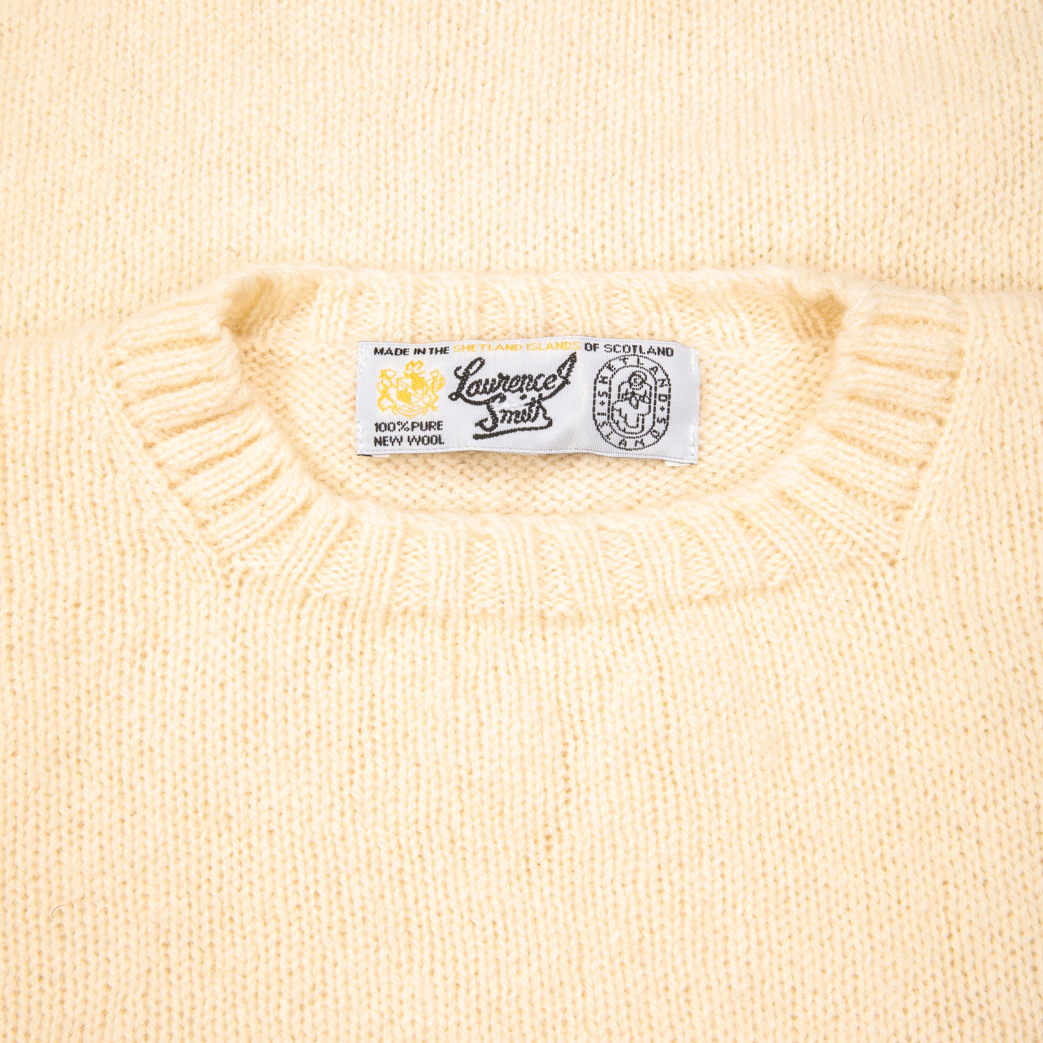 Laurence J. Smith Super soft Seamless Crew Neck Pullover Cream 