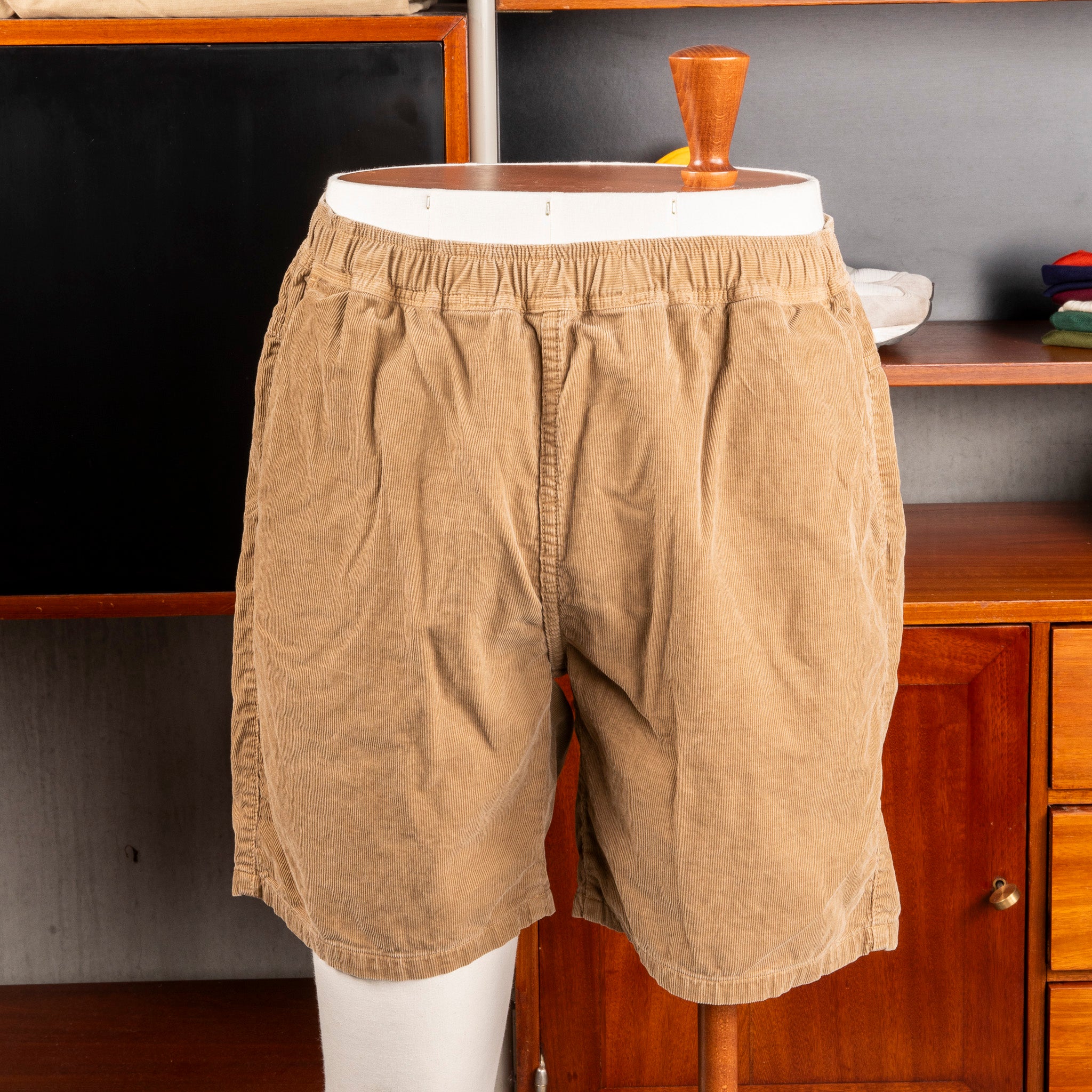 Remi Relief Corduroy Easy Shorts Beige – Frans Boone Store