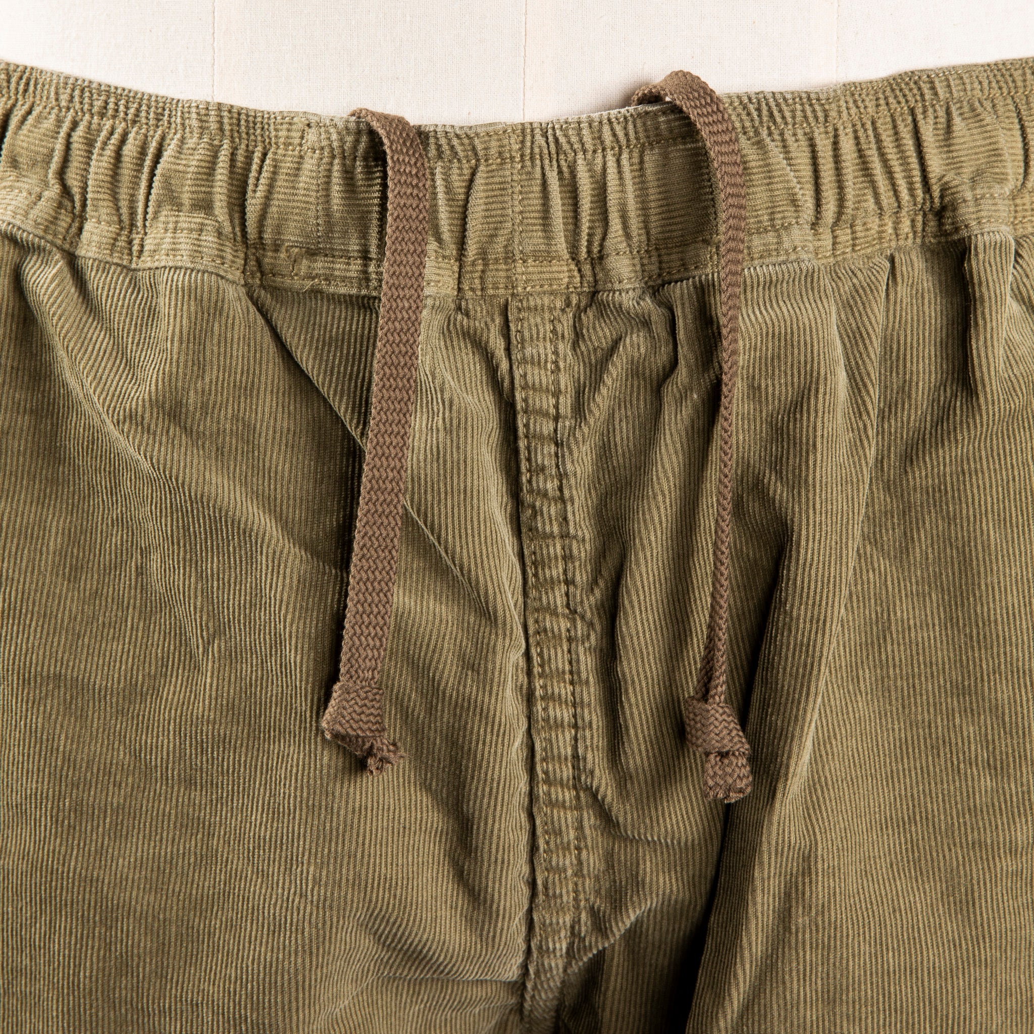 Remi Relief Corduroy Easy Shorts Khaki – Frans Boone Store