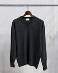 William Lockie Oxton Cashmere V-Neck Charcoal