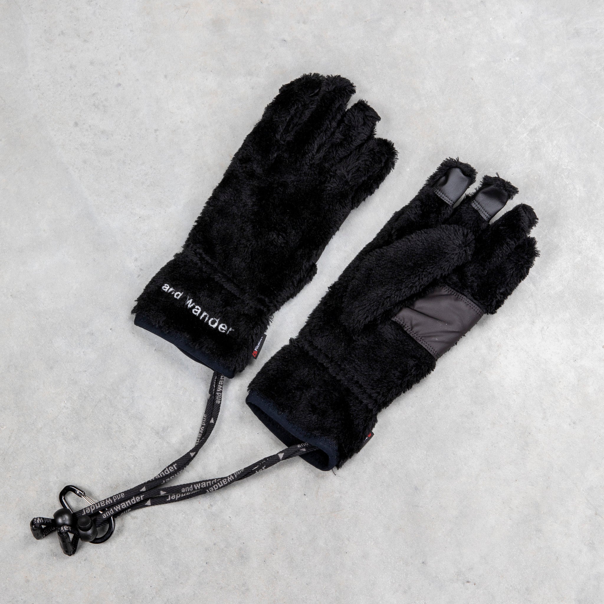 And Wander High Loft Fleece Gloves Black – Frans Boone Store
