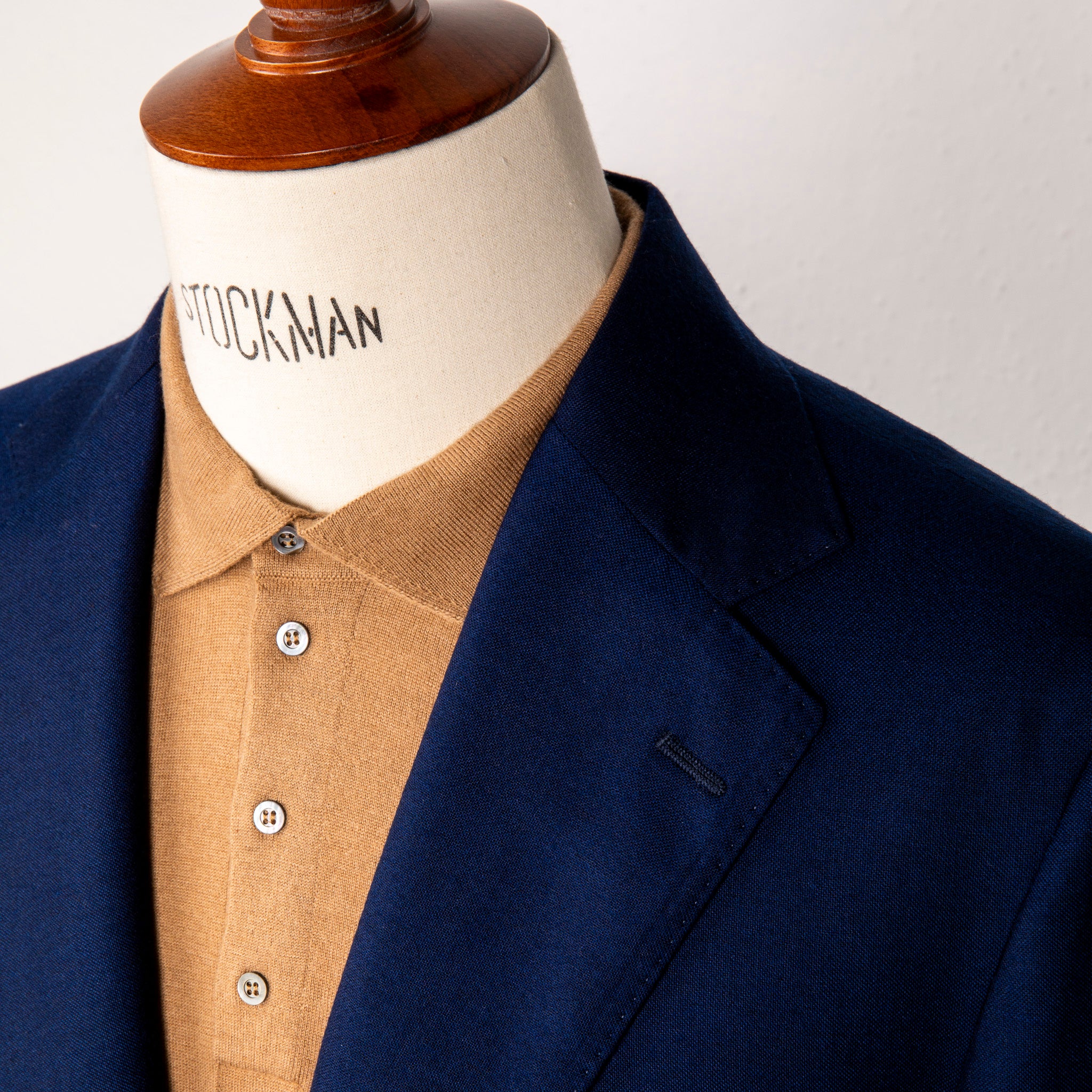 De Petrillo Anacapri ジャケット 紺 カシミヤ42 GLORYGUY & Cachette｜服は見た目だけではなく、着た時の美しさが最も