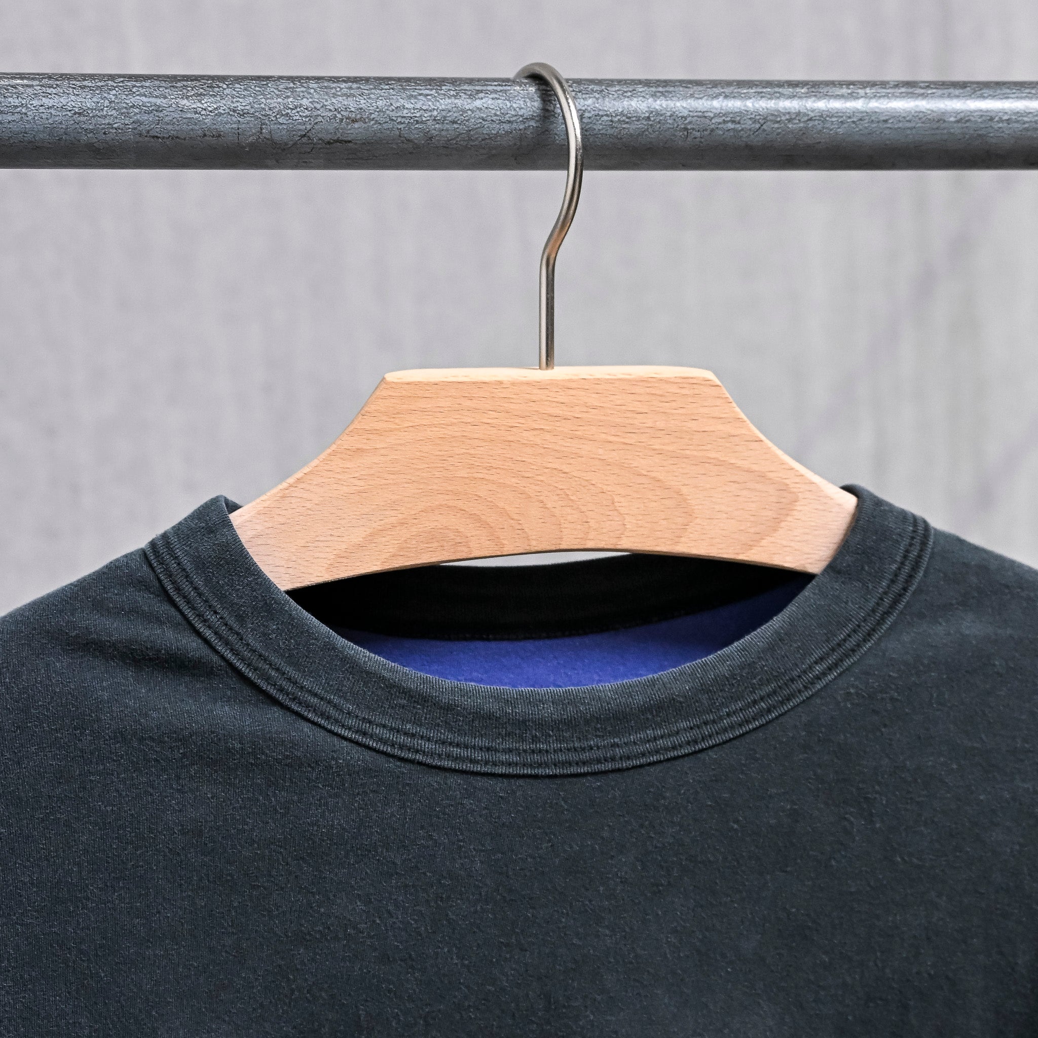 Remi Relief Reversible Pocket T-Shirt Black x Navy – Frans Boone Store