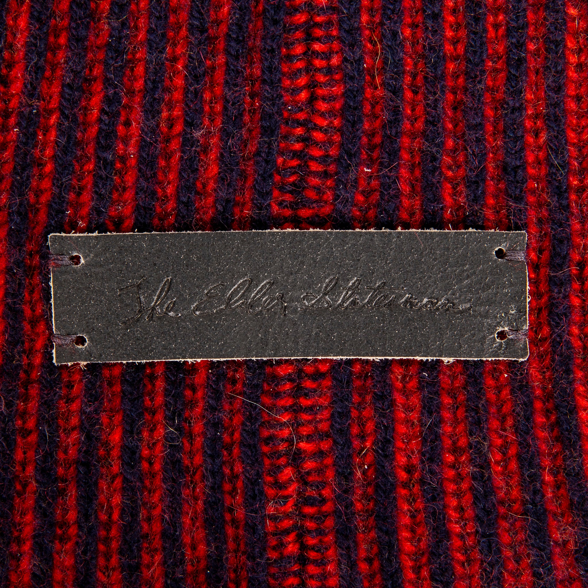 The Elder Statesman 100% Cashmere Watchman cap in Navy/Red – Frans