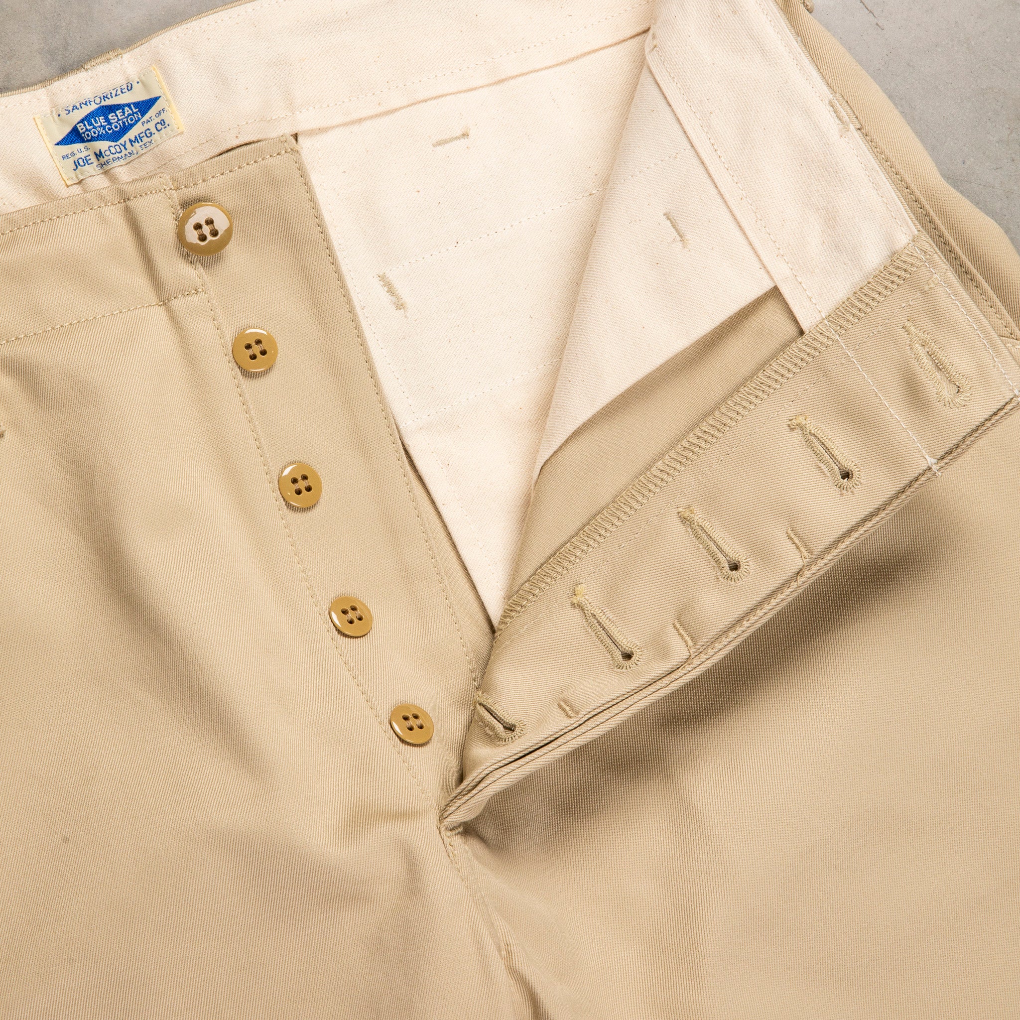 The Real McCoy's Blue Seal Chino Shorts Beige – Frans Boone Store