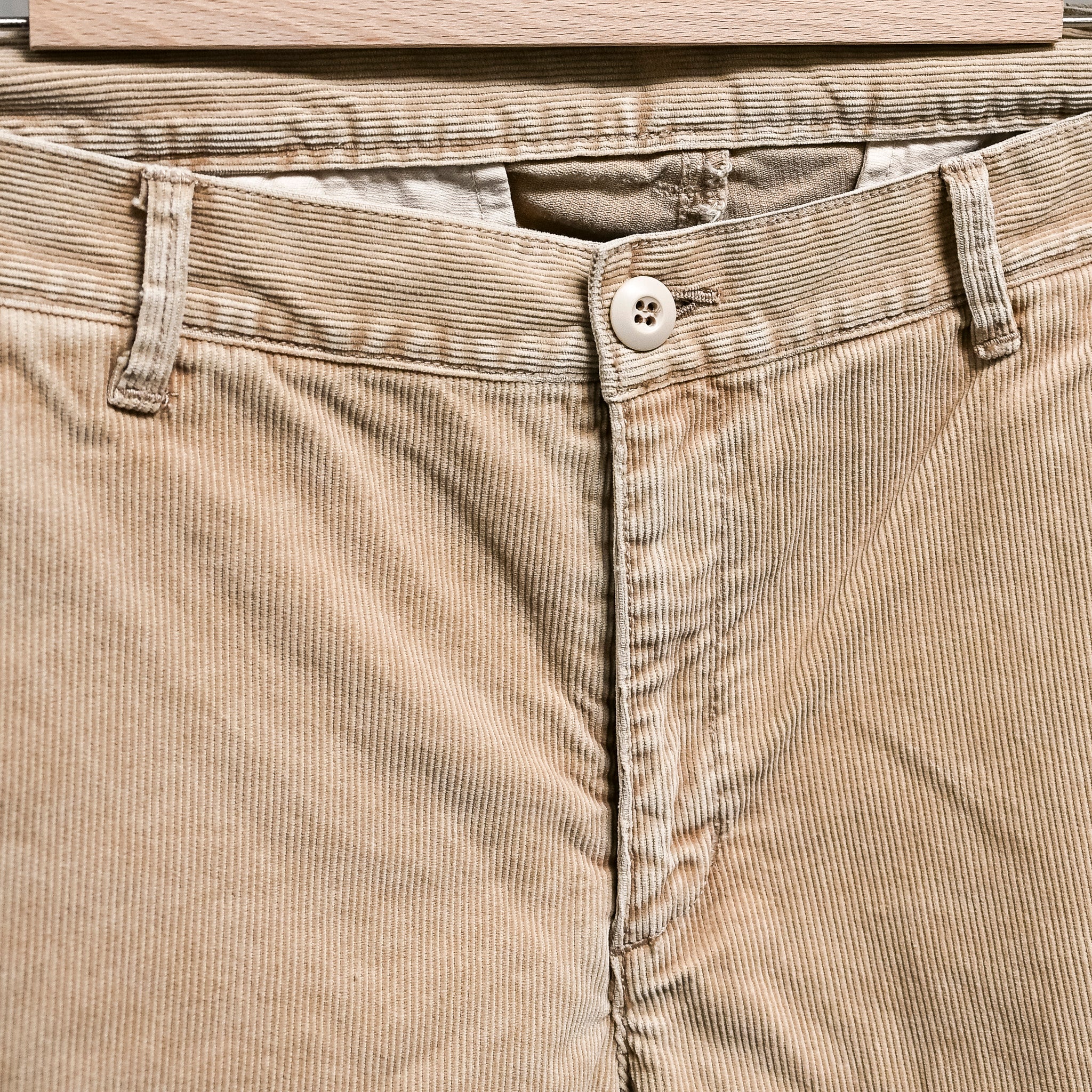 Remi Relief Corduroy Shorts Sulfur Dye Beige – Frans Boone Store