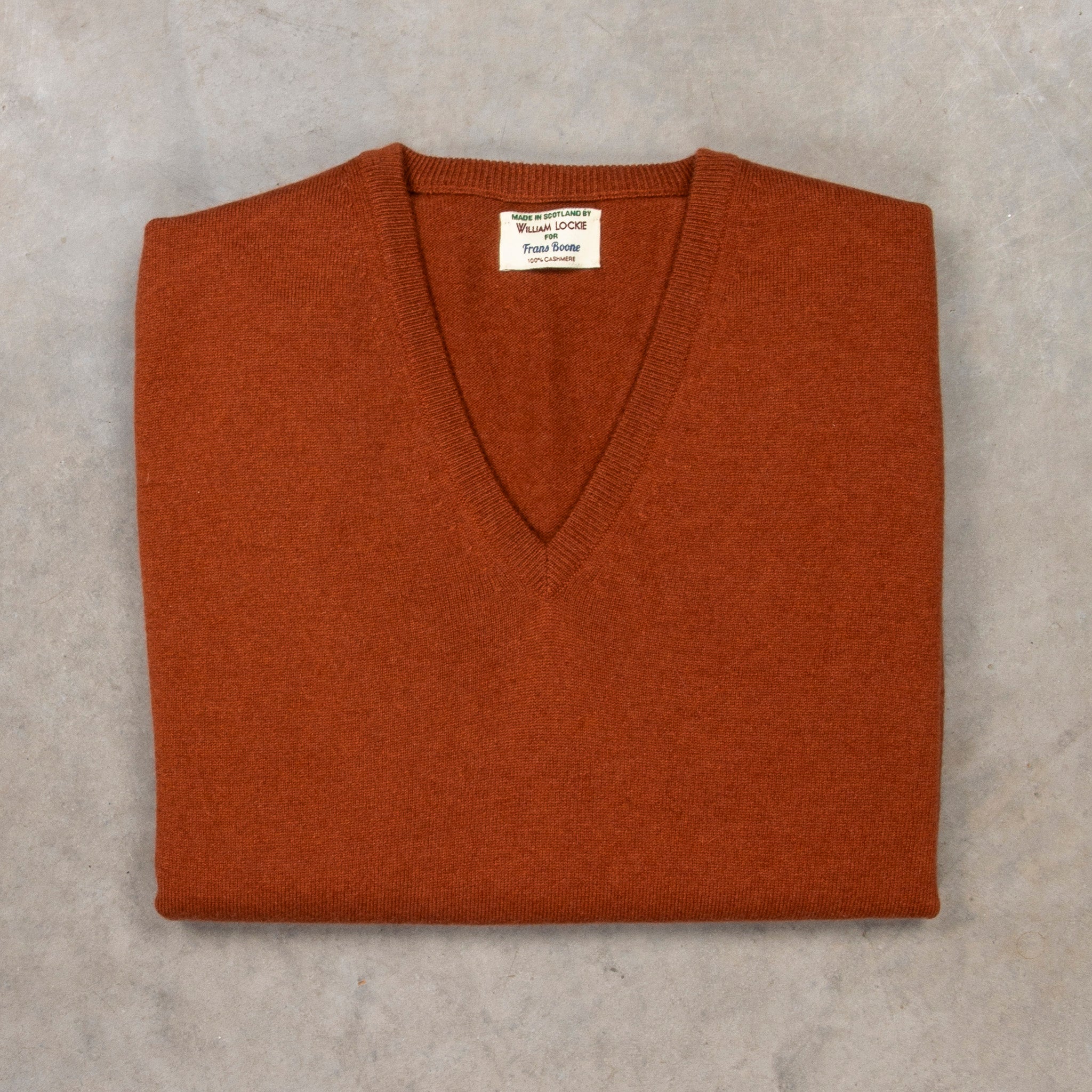 William Lockie Oxton cashmere V-Neck Volkan – Frans Boone Store
