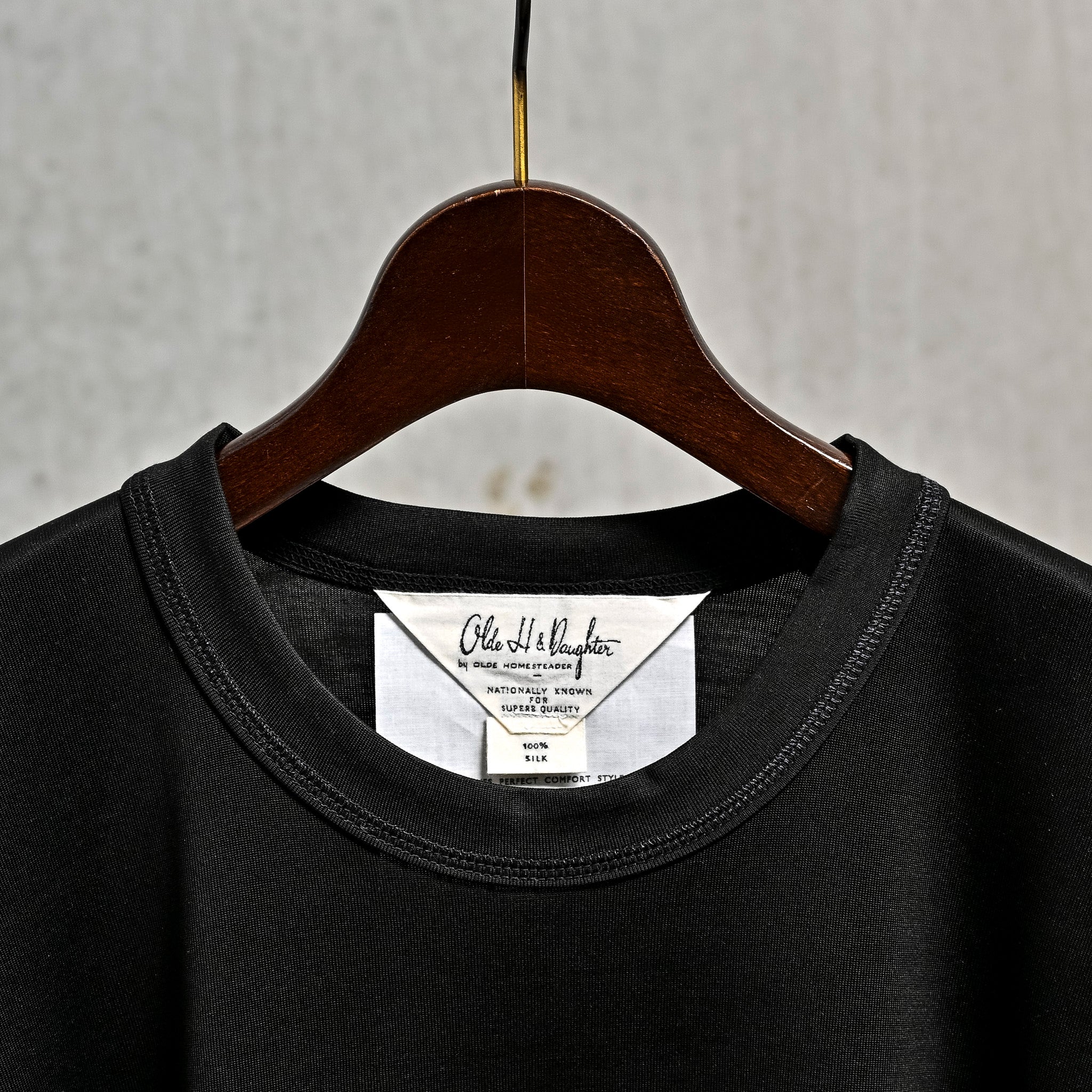 アウトレット専門店 Olde H & Daughter SILK PLAIN CREW NECK 【公式通販】