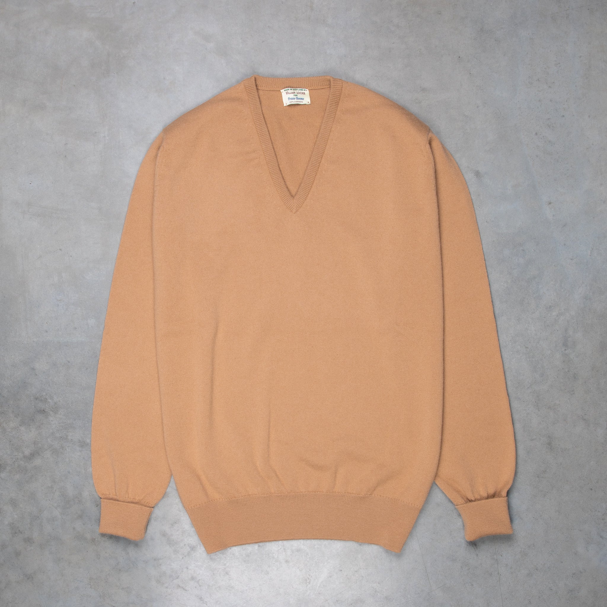 William Lockie Oxton Cashmere V-Neck Camel – Frans Boone Store