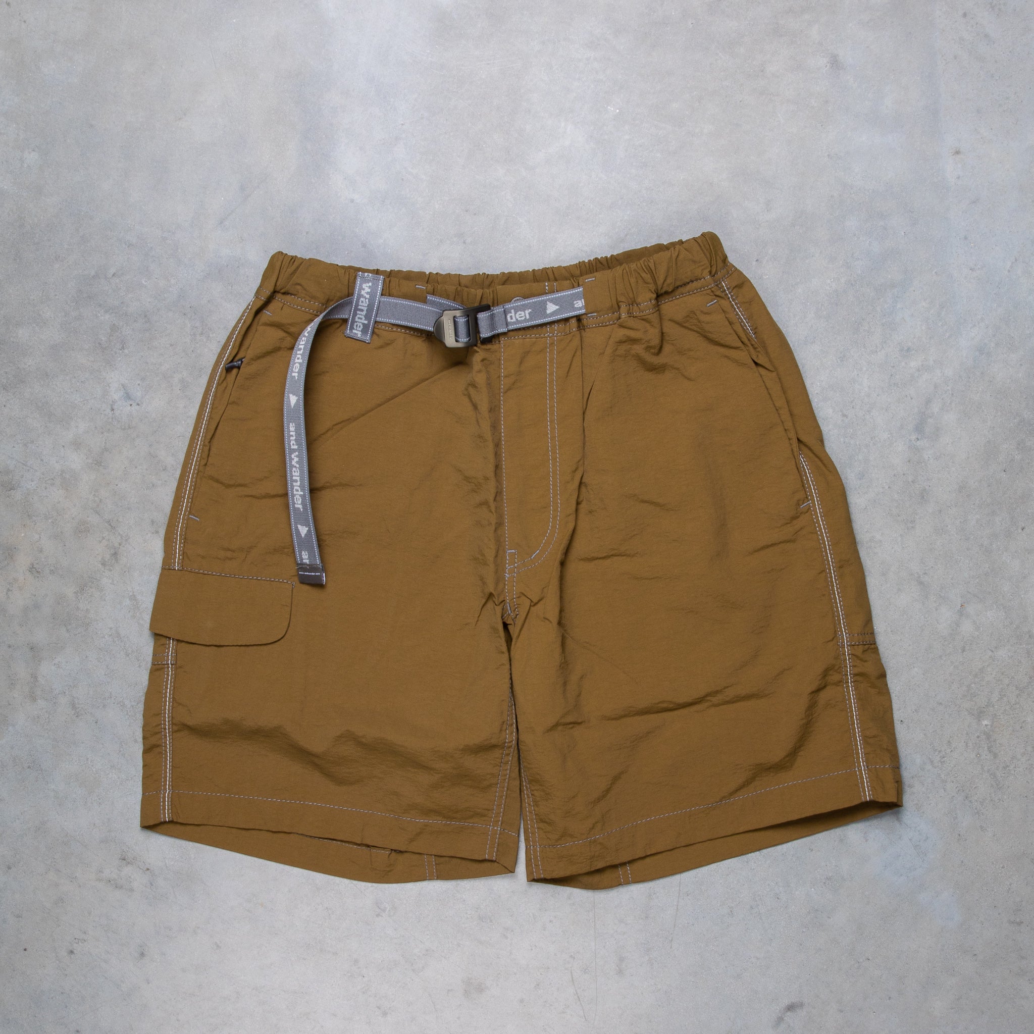 Trek shorts in beige - And Wander