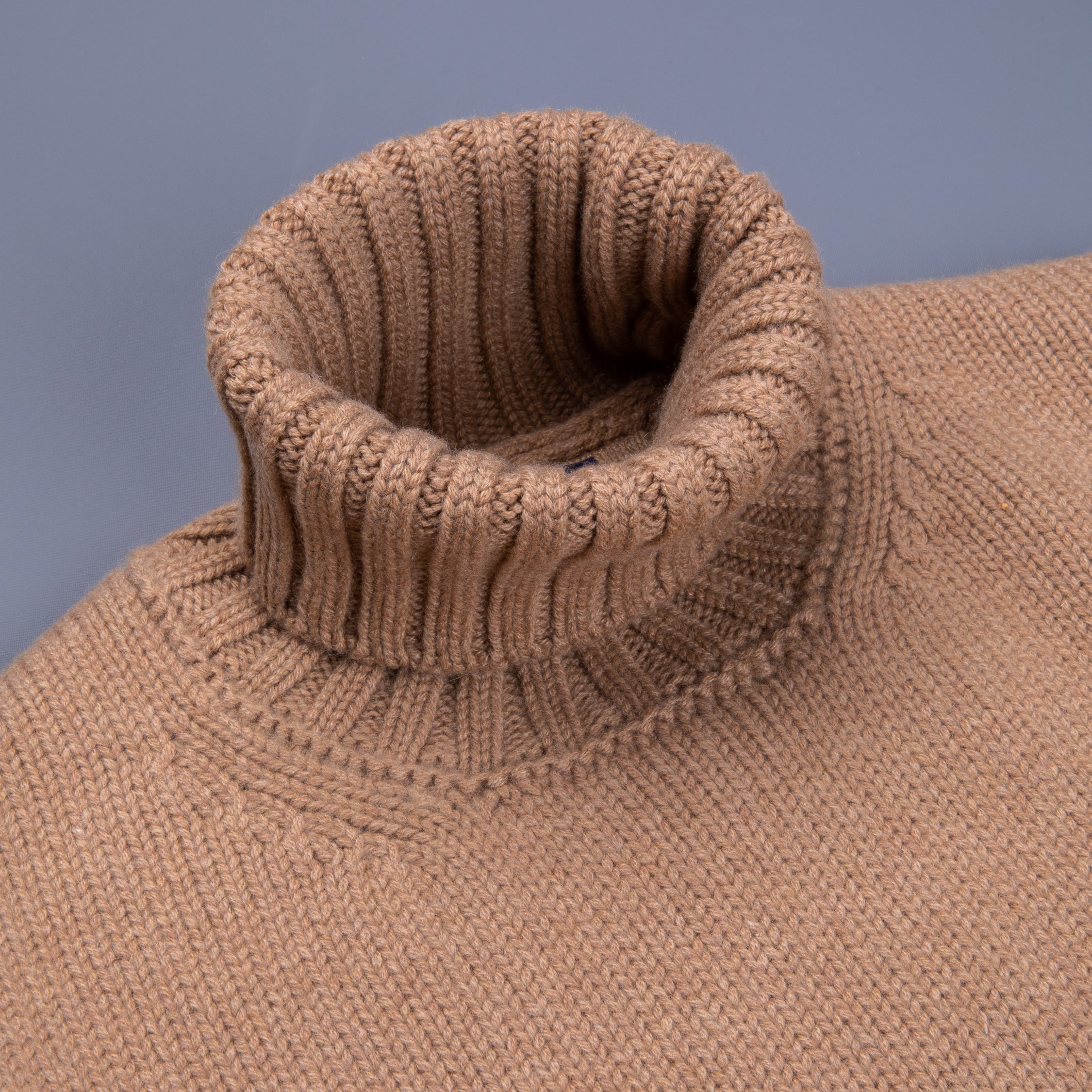 Drumohr Cashmere Tre Fili Dolcevita Camello