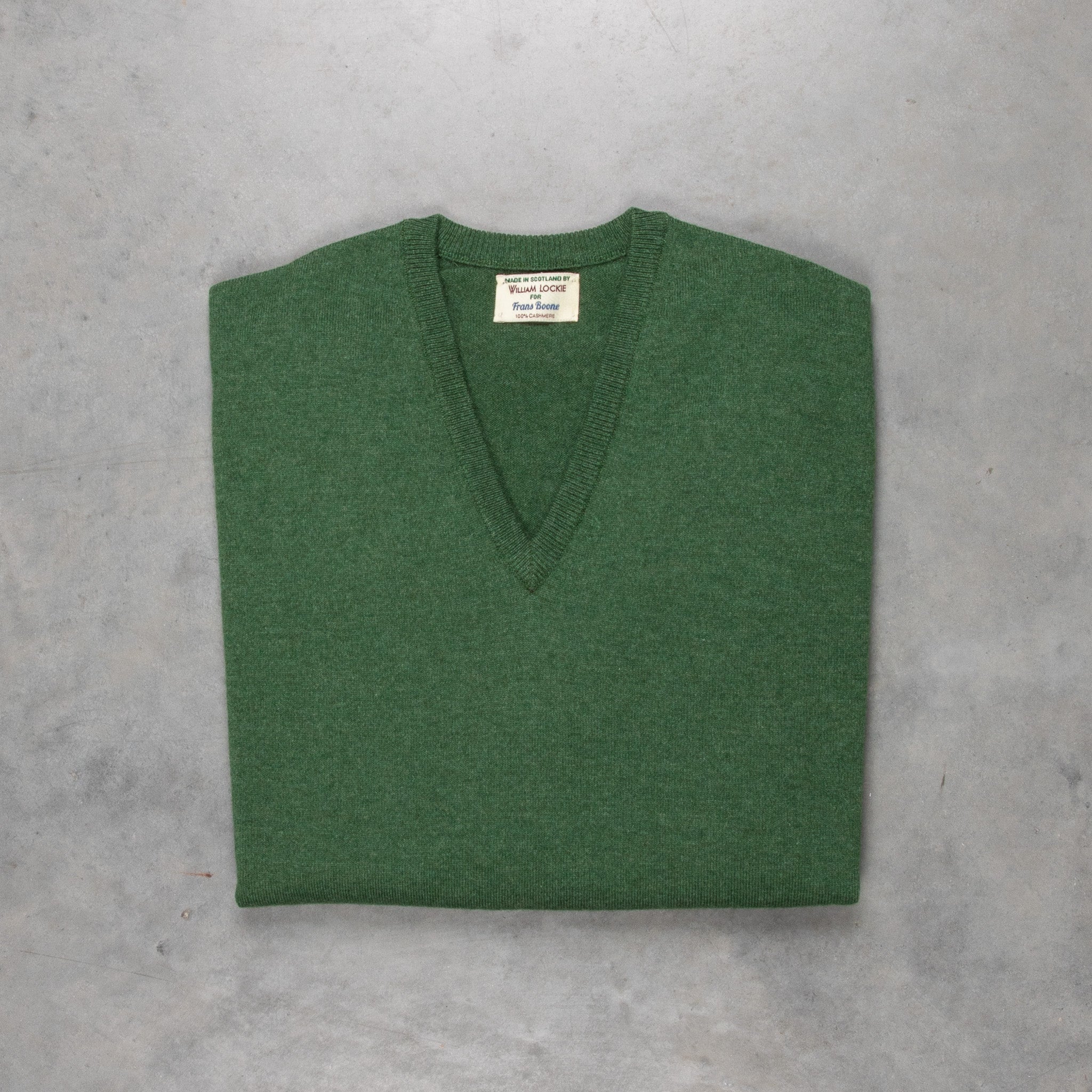 William Lockie Oxton Cashmere V-Neck Serpentine – Frans Boone Store