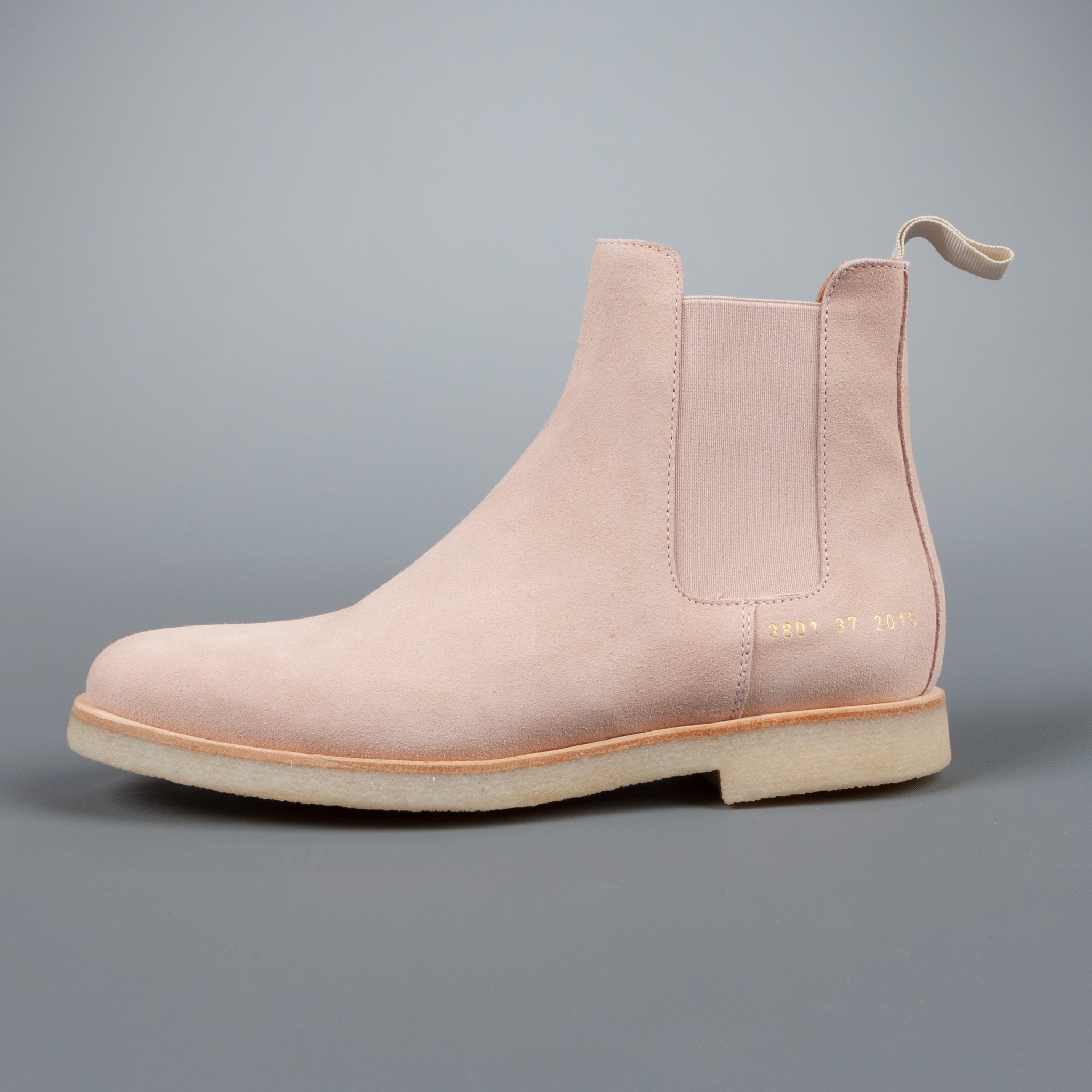 kor mini effekt Common Projects Woman by Common Projects Chelsea boot in Blush Suede –  Frans Boone Store