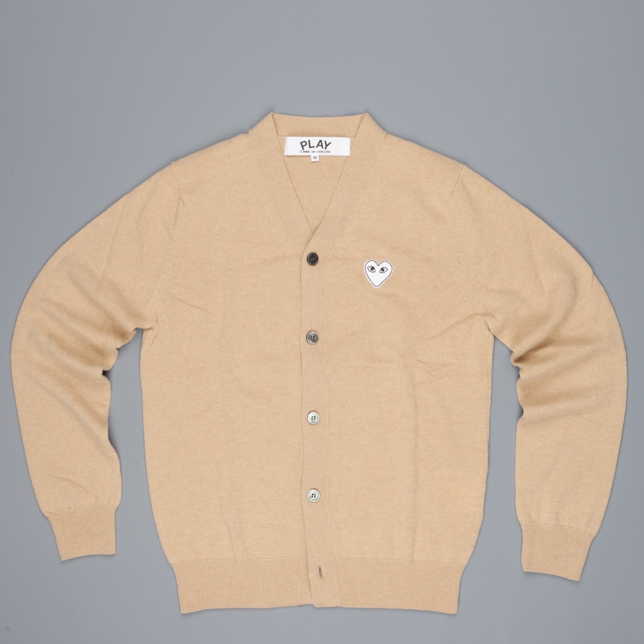 Ｊ♡PLAY COMME des GARÇONS ベージュ カーディガン Comme des Garçons PLAY Cardigan Camel White Heart – Frans Boone Store