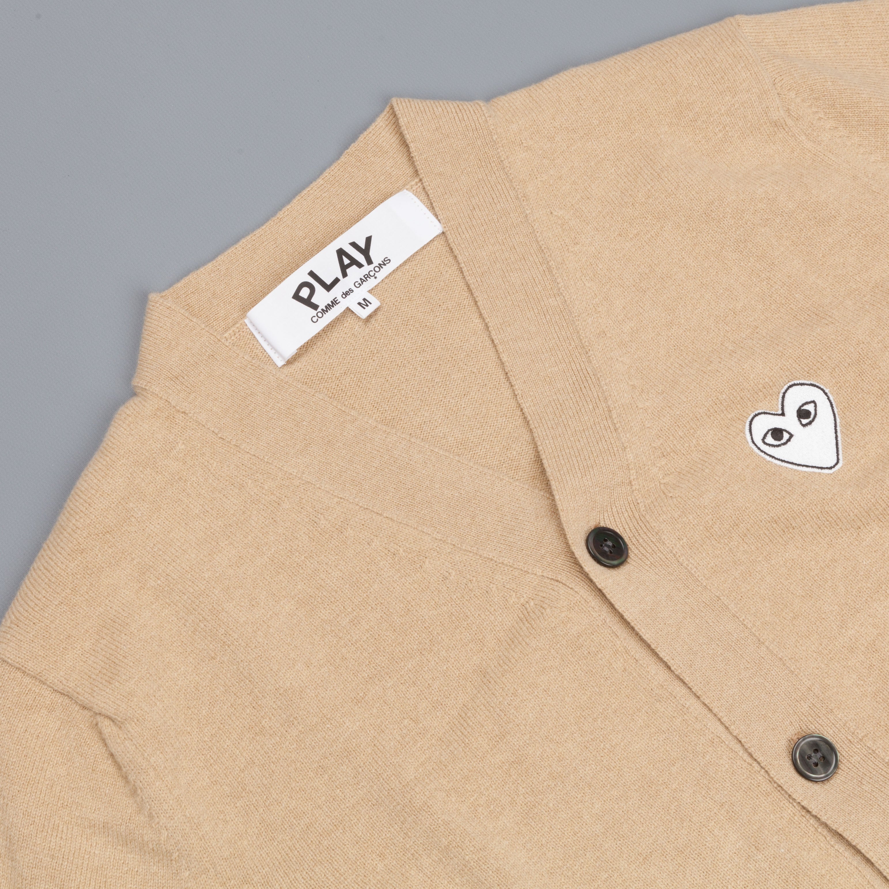 Comme des Garçons PLAY Cardigan Camel White Heart – Frans Boone Store