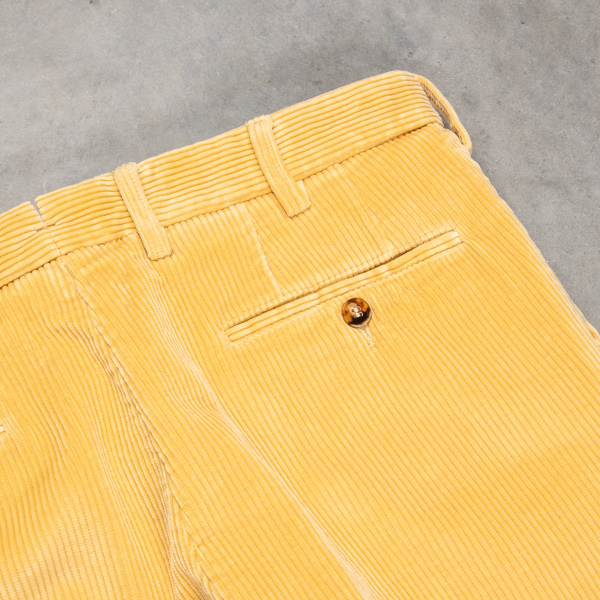 Rota Pantaloni High Rise Regular Fit 8-Wale Corduroy Giallo Toscano