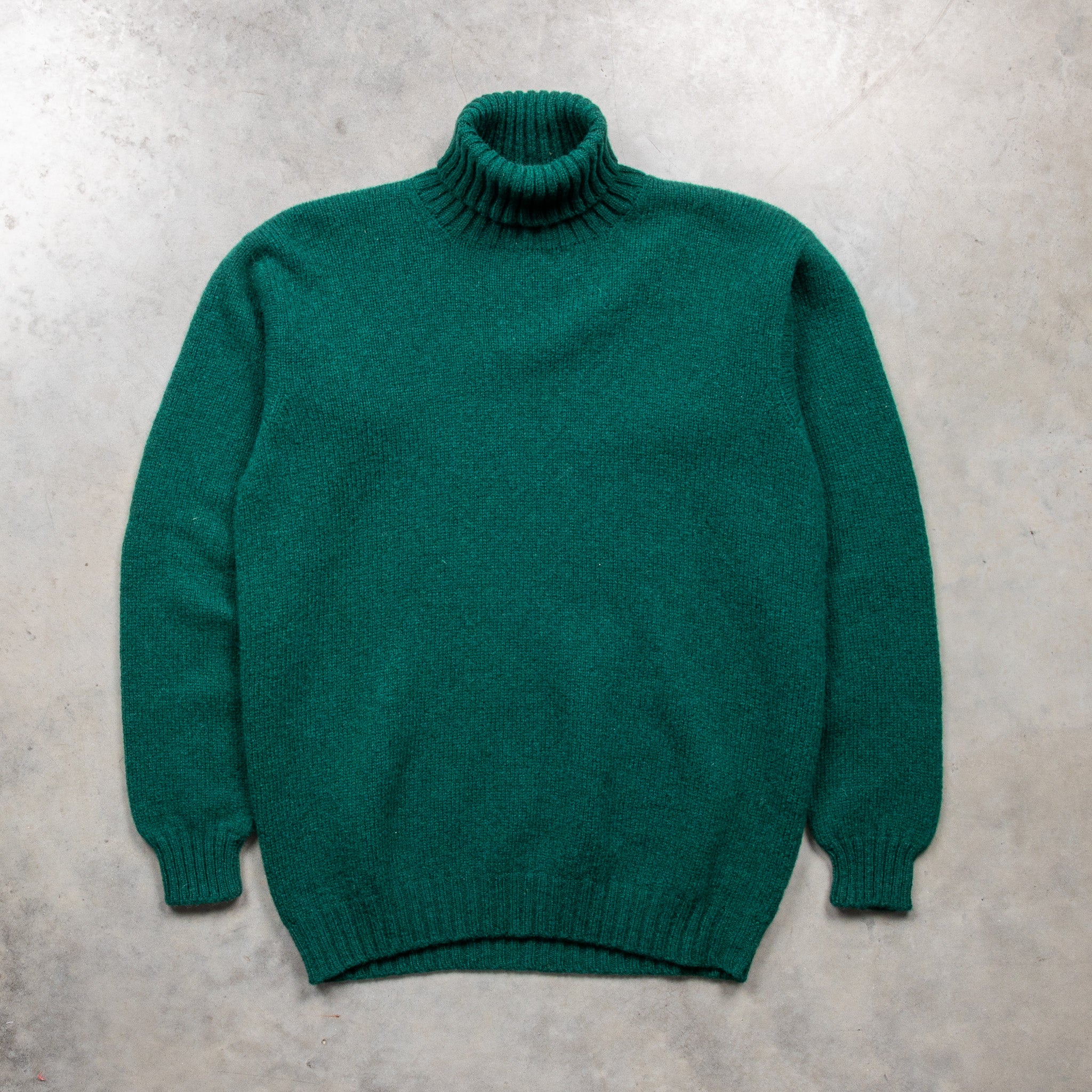 Laurence J. Smith Super Soft Seamless Roll Neck Pullover Forest