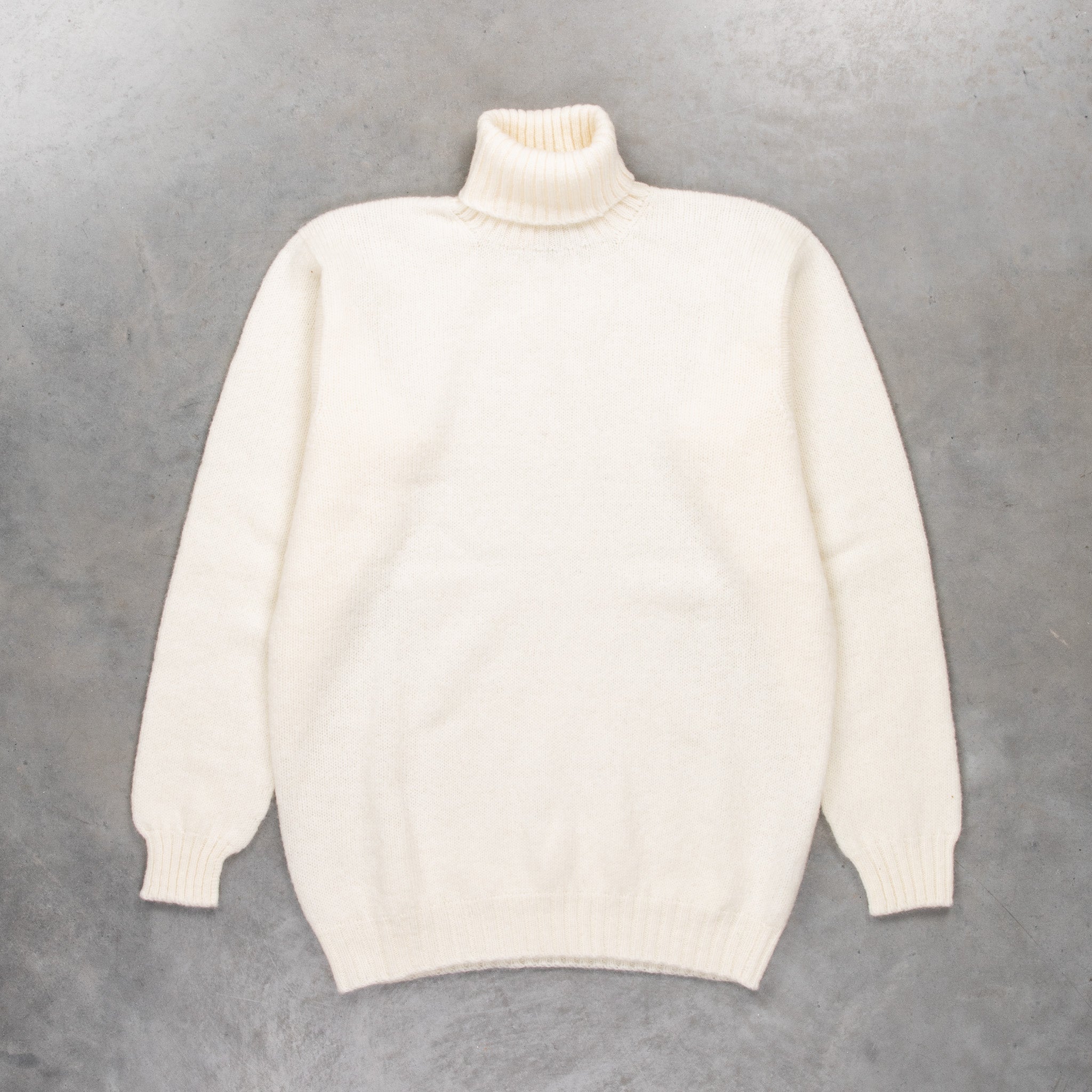 Laurence J. Smith Super Soft Seamless Roll Neck Pullover Winter White