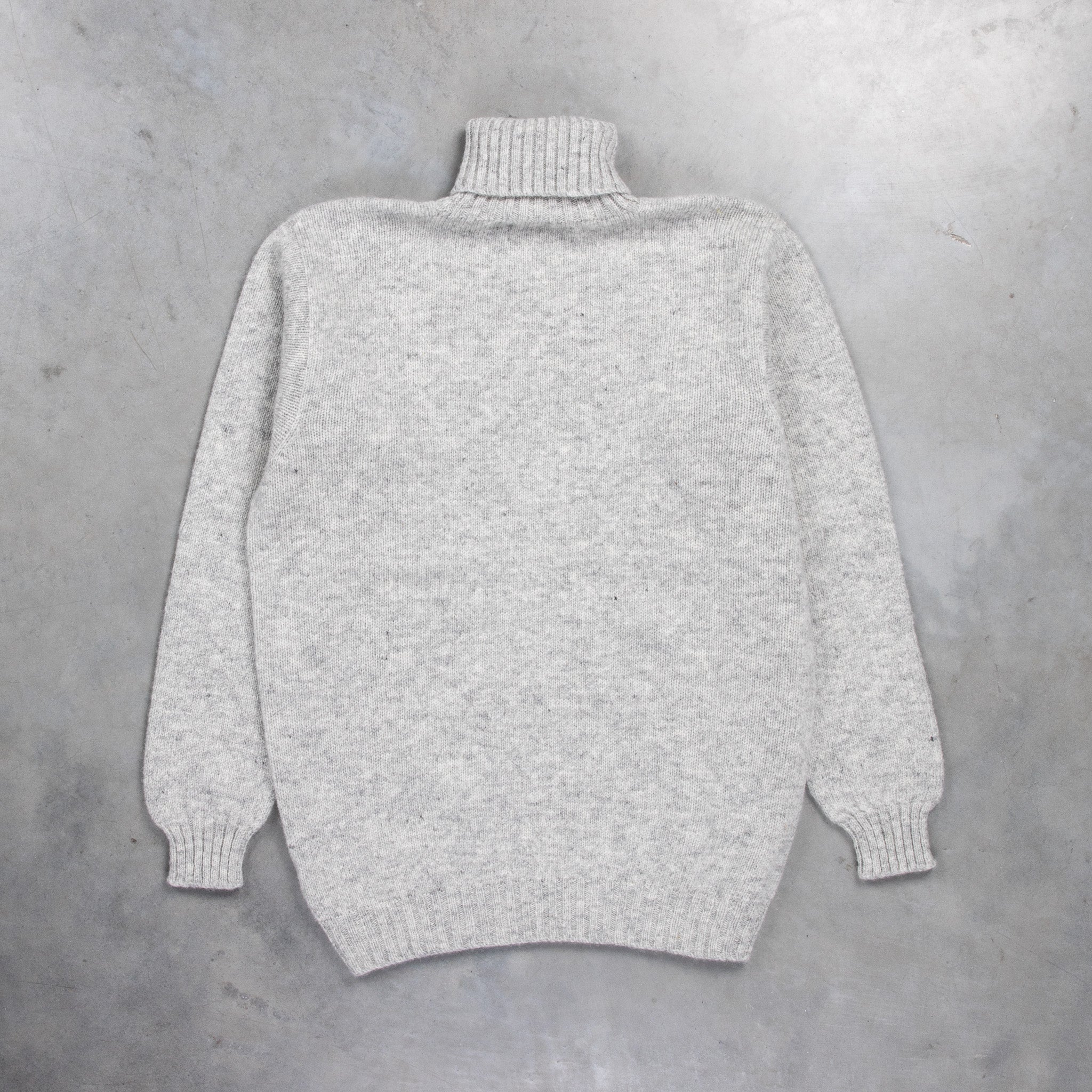 Laurence J. Smith Super Soft Seamless Roll Neck Pullover Silver