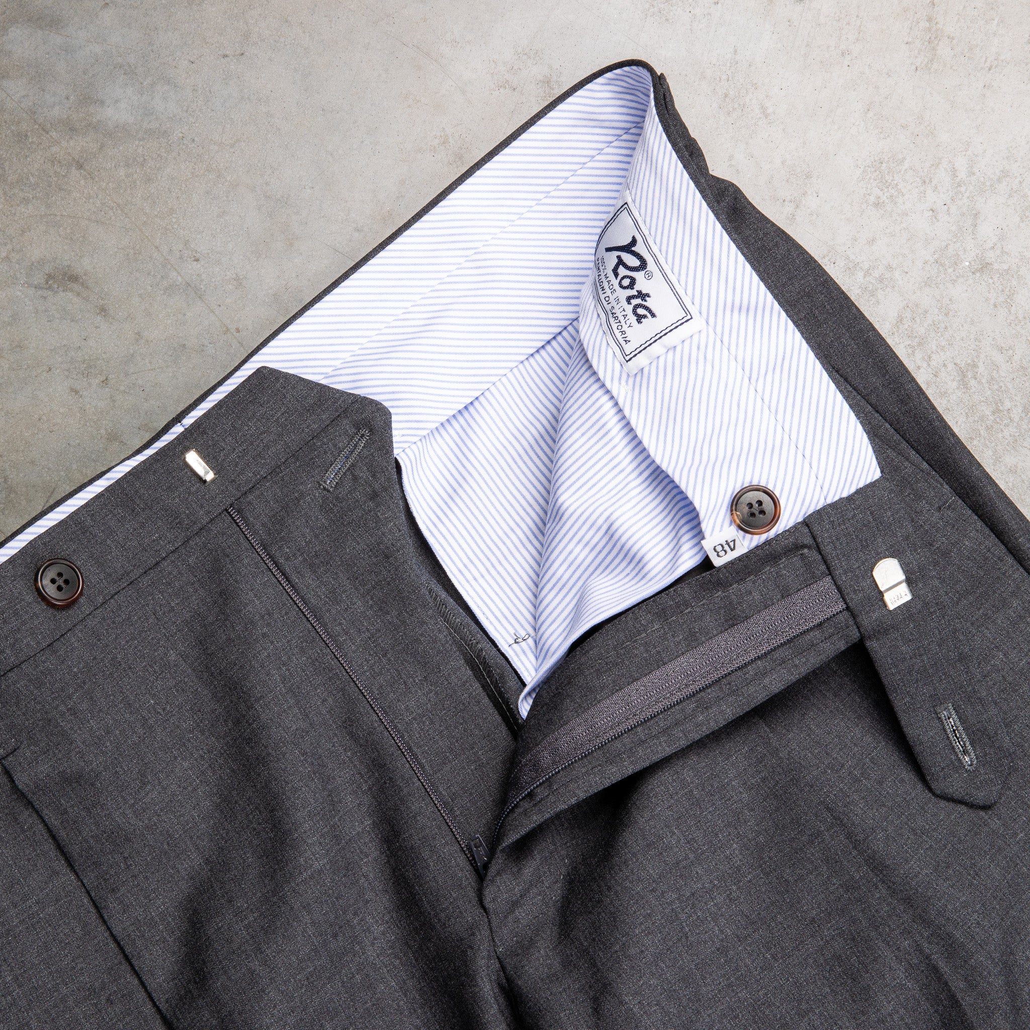 【極美品】ROTA PANTALONIチャコールグレーフランネルスラックス44 極美品】ROTA PANTALONIチャコールグレーフランネルスラックス44