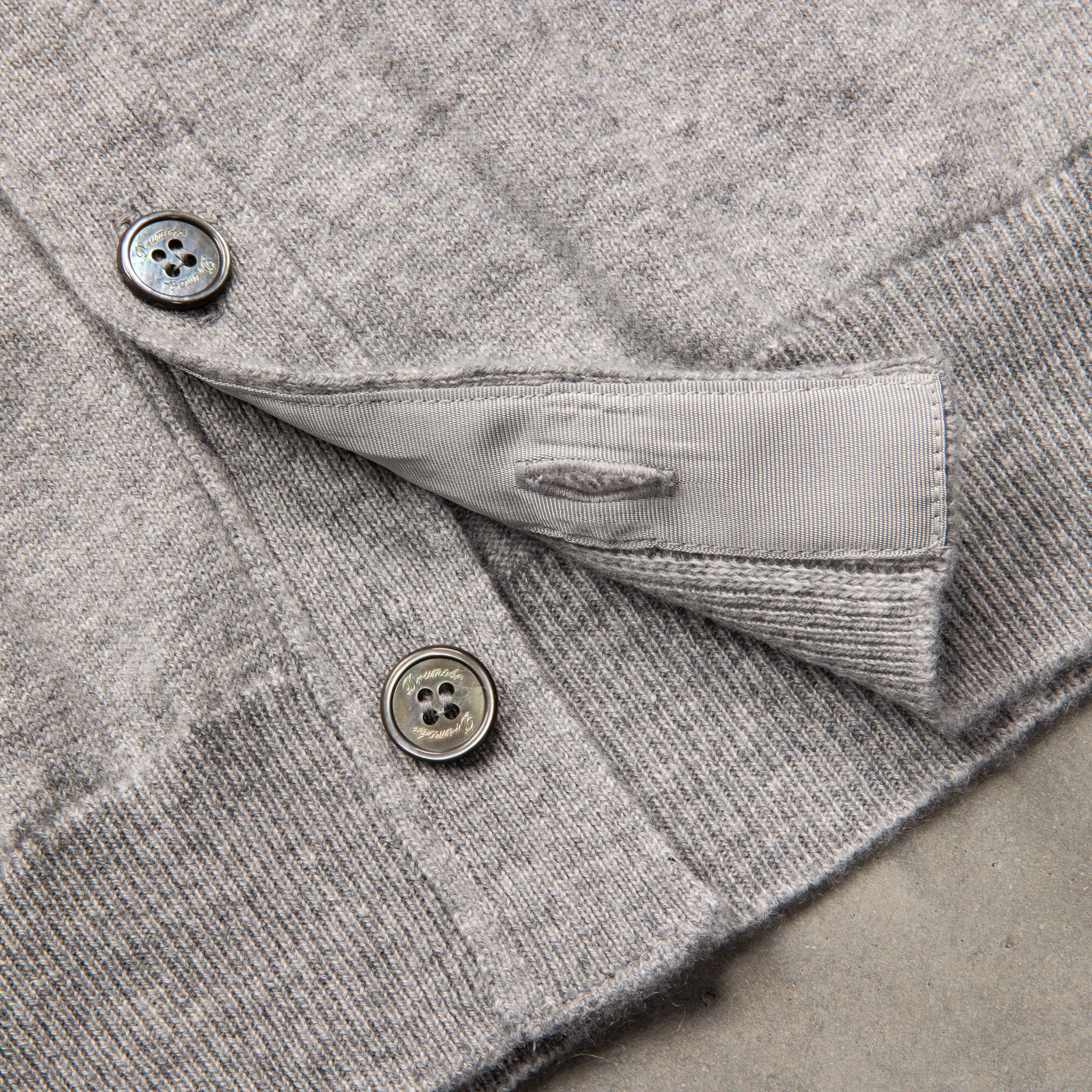 Drumohr Cashmere Gillet con Bottoni Grigio Chiaro