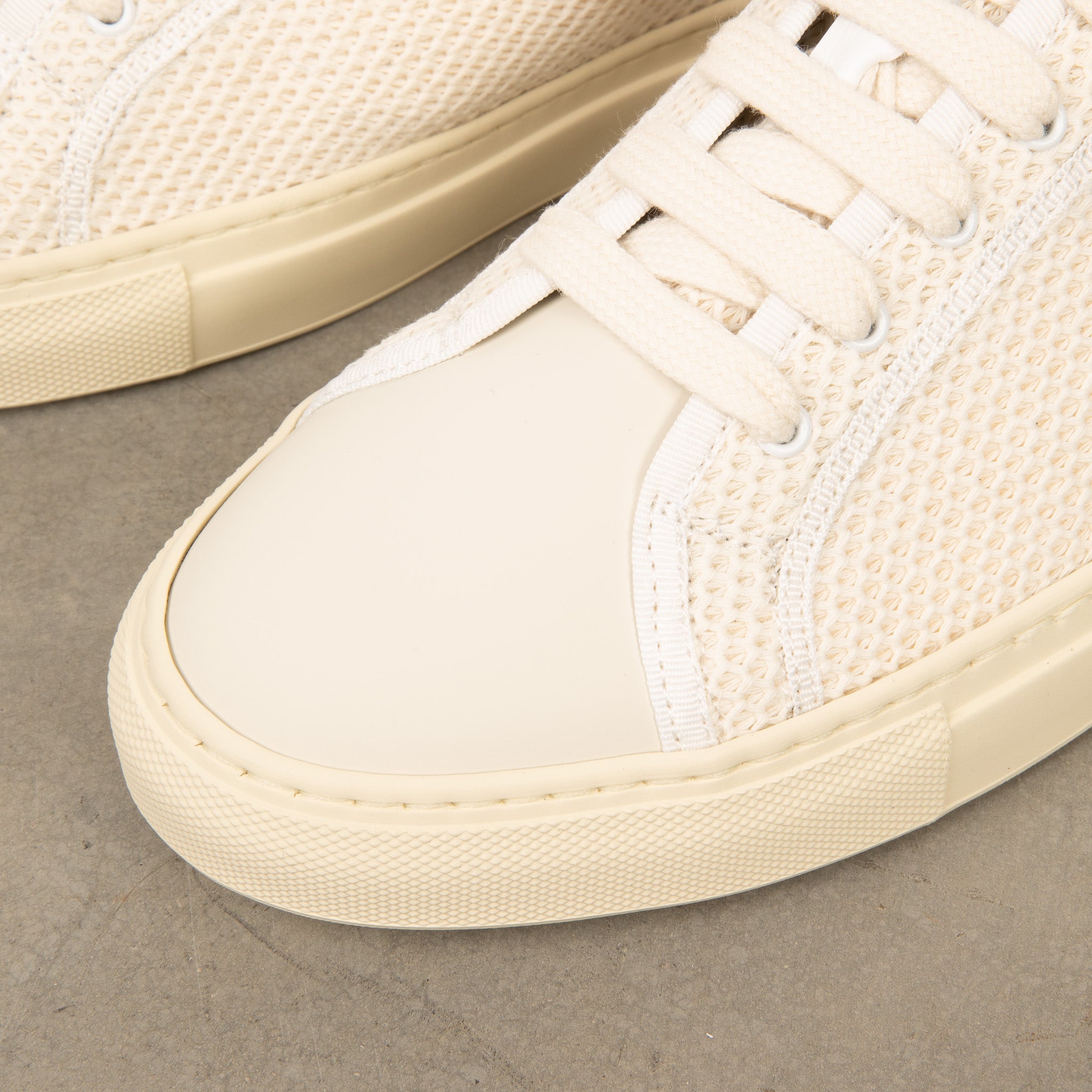 Common projects achilles low retro outlet