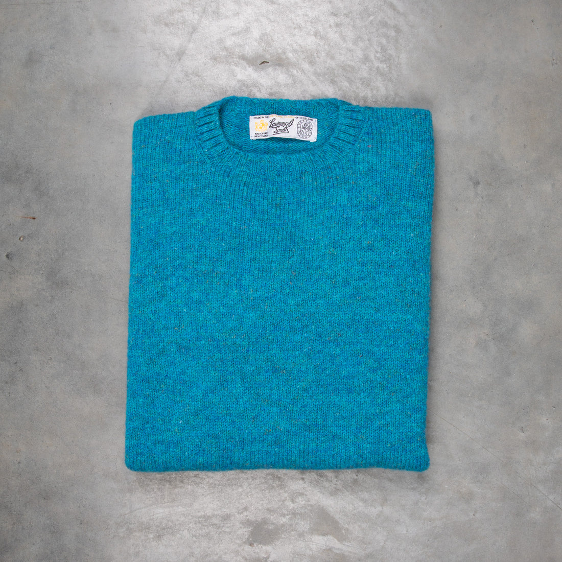 Laurence J. Smith Super soft Seamless Crew Neck Pullover Azure