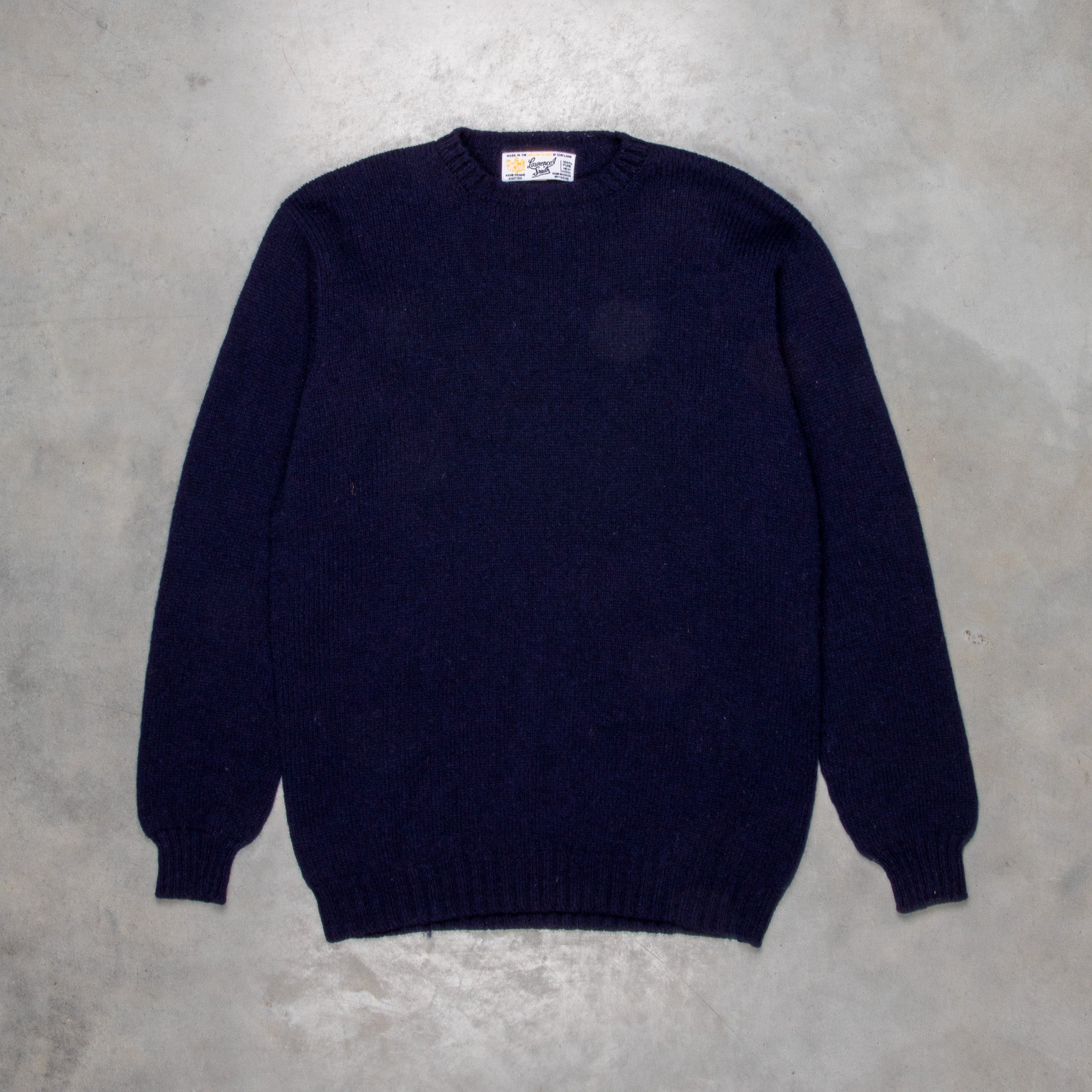 Laurence J. Smith  Super soft Seamless Crew Neck Pullover New Navy