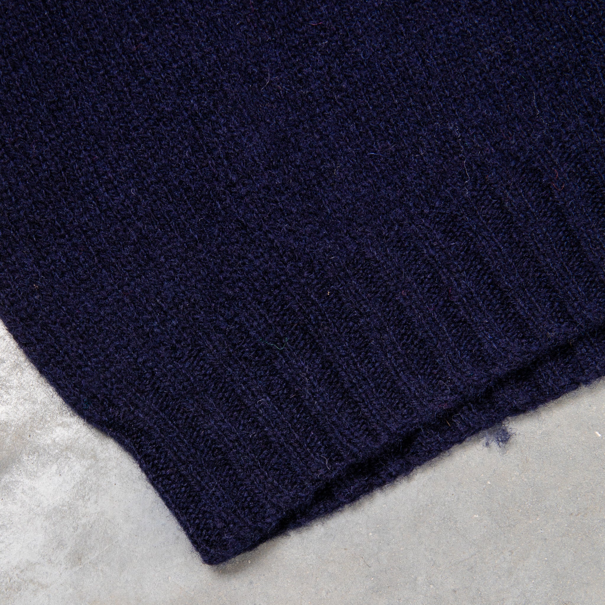Laurence J. Smith  Super soft Seamless Crew Neck Pullover New Navy