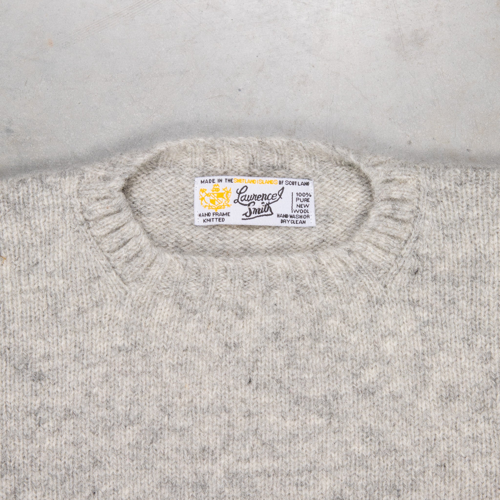 Laurence J. Smith  Super soft Seamless Crew Neck Pullover Silver