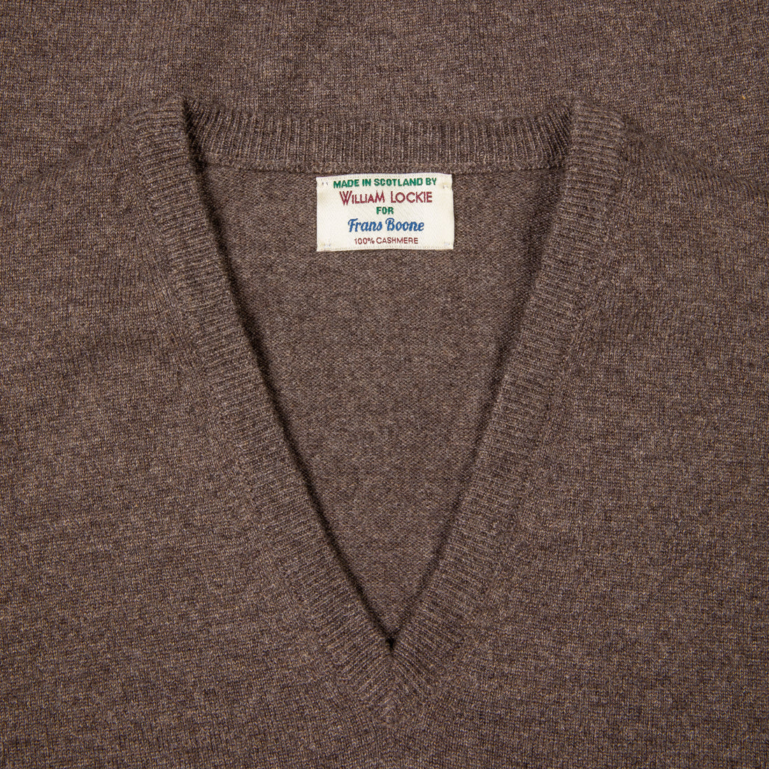 William Lockie Oxton Cashmere V-Neck Pepperpot