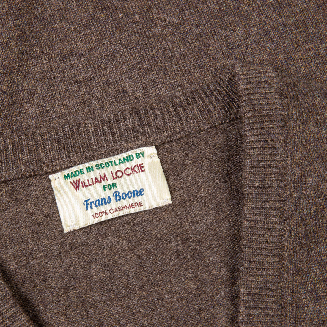 William Lockie Oxton Cashmere V-Neck Pepperpot