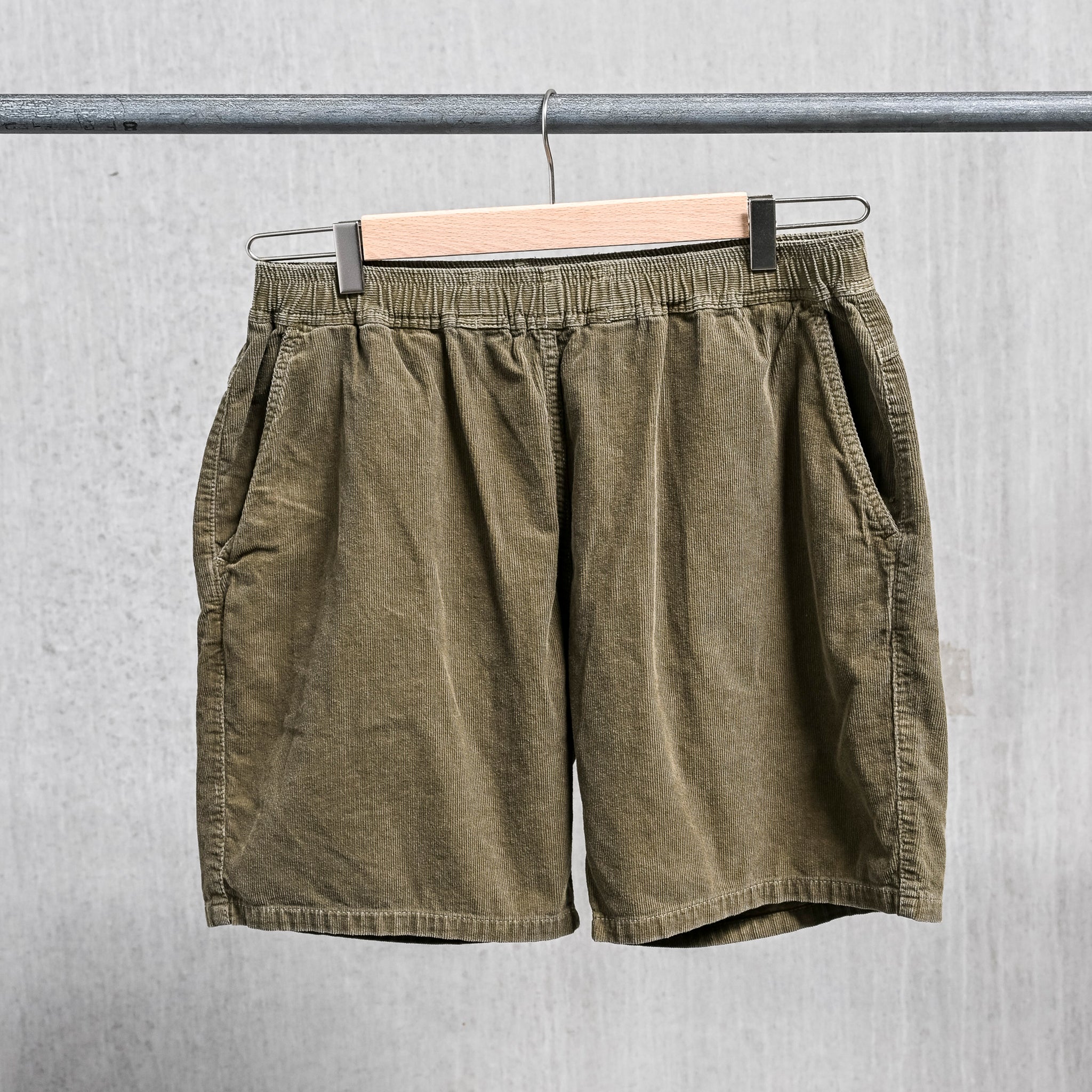 Remi Relief 16 Wale Corduroy Easy Shorts Khaki