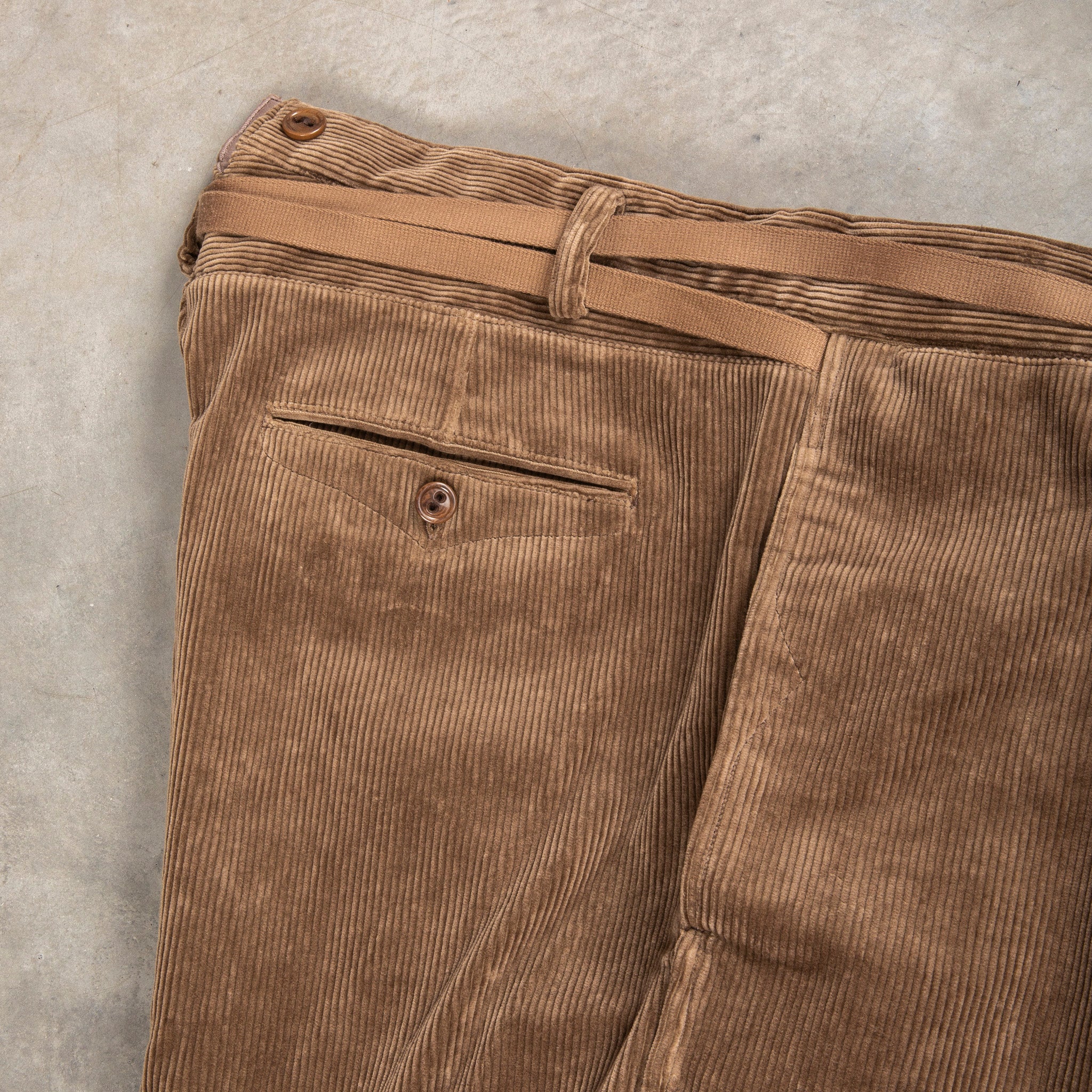 Cohérence Alain 10-Wale Corduroy Trousers Fawn