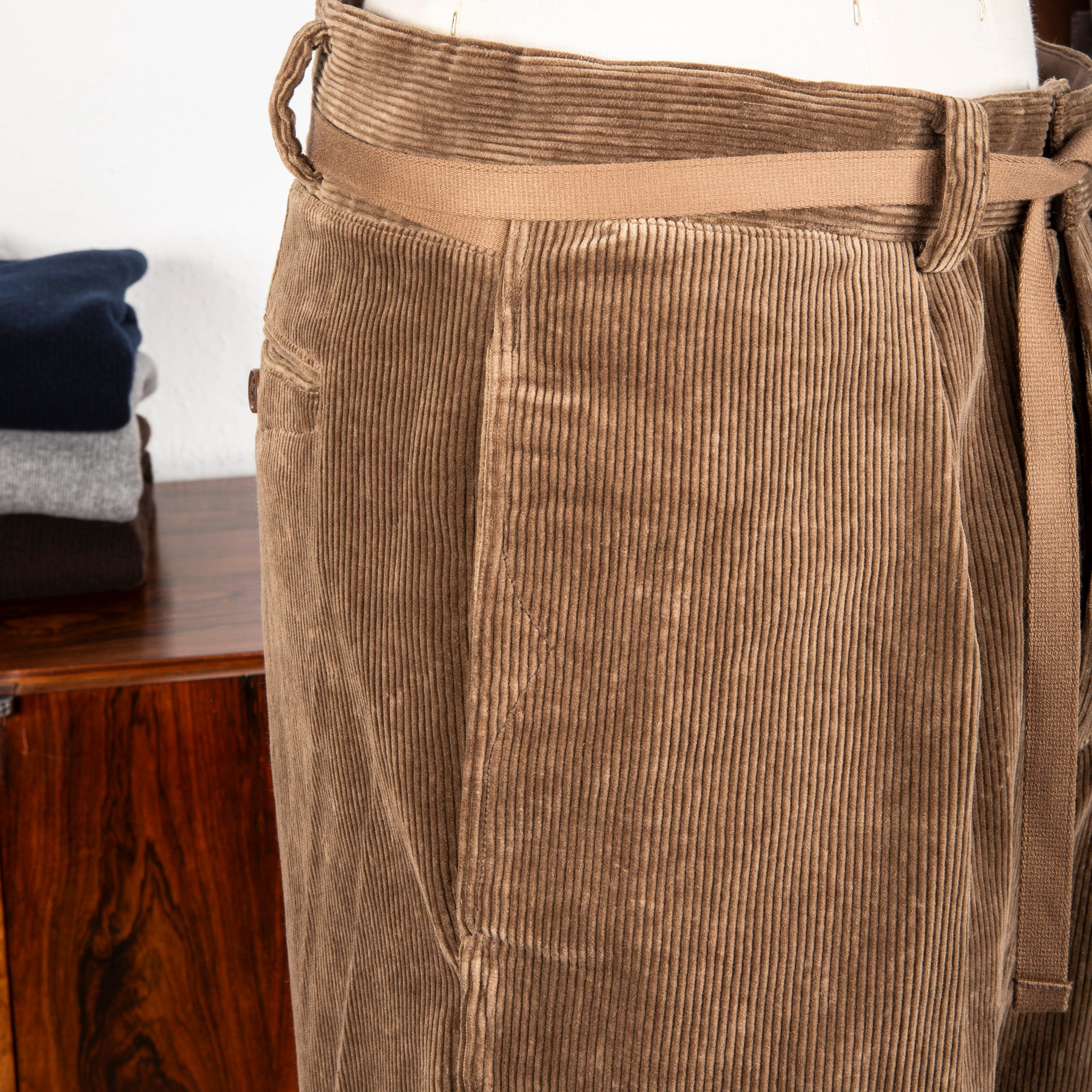 Cohérence Alain 10-Wale Corduroy Trousers Fawn
