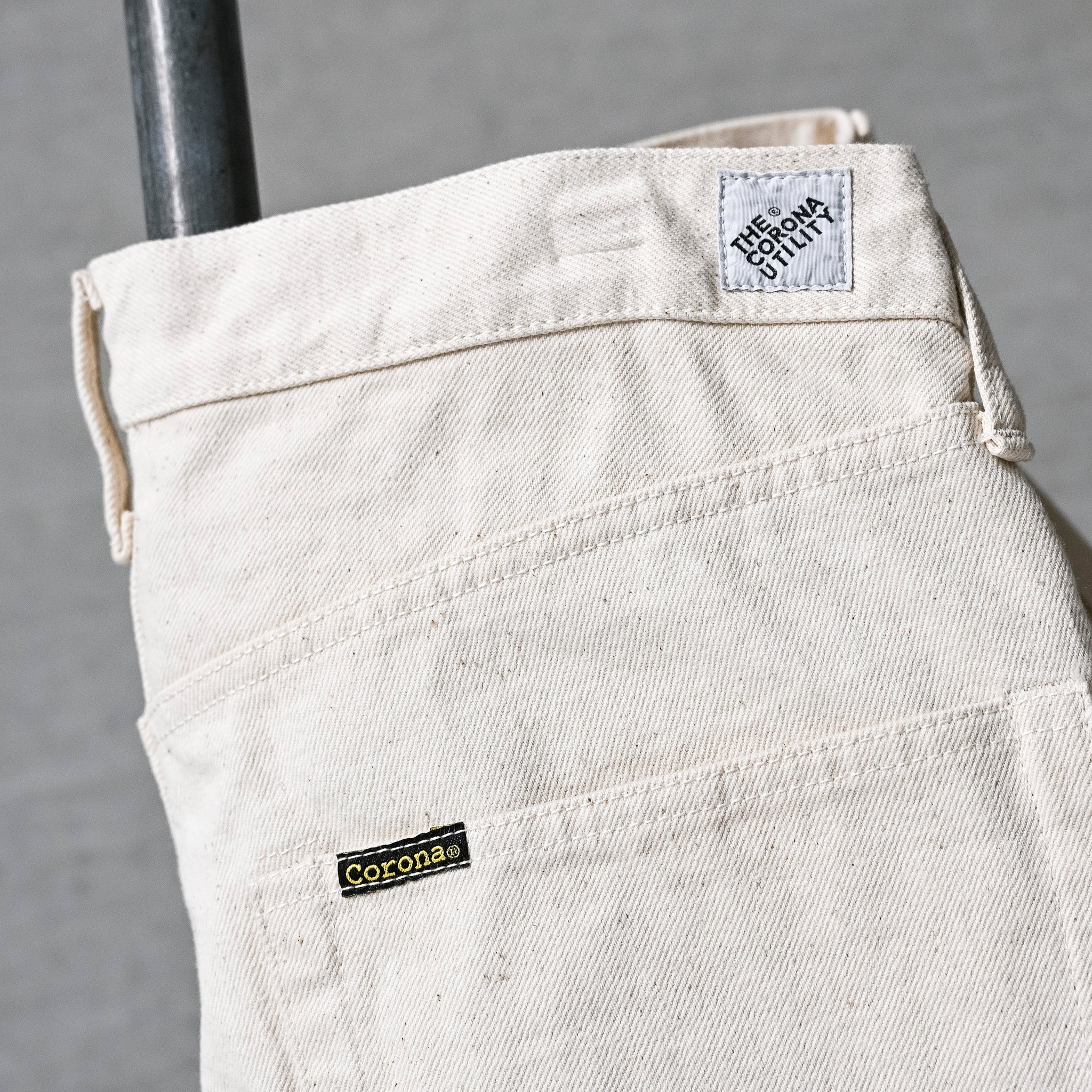 The Corona Utility CP005 - W05 5-Pocket Ecru