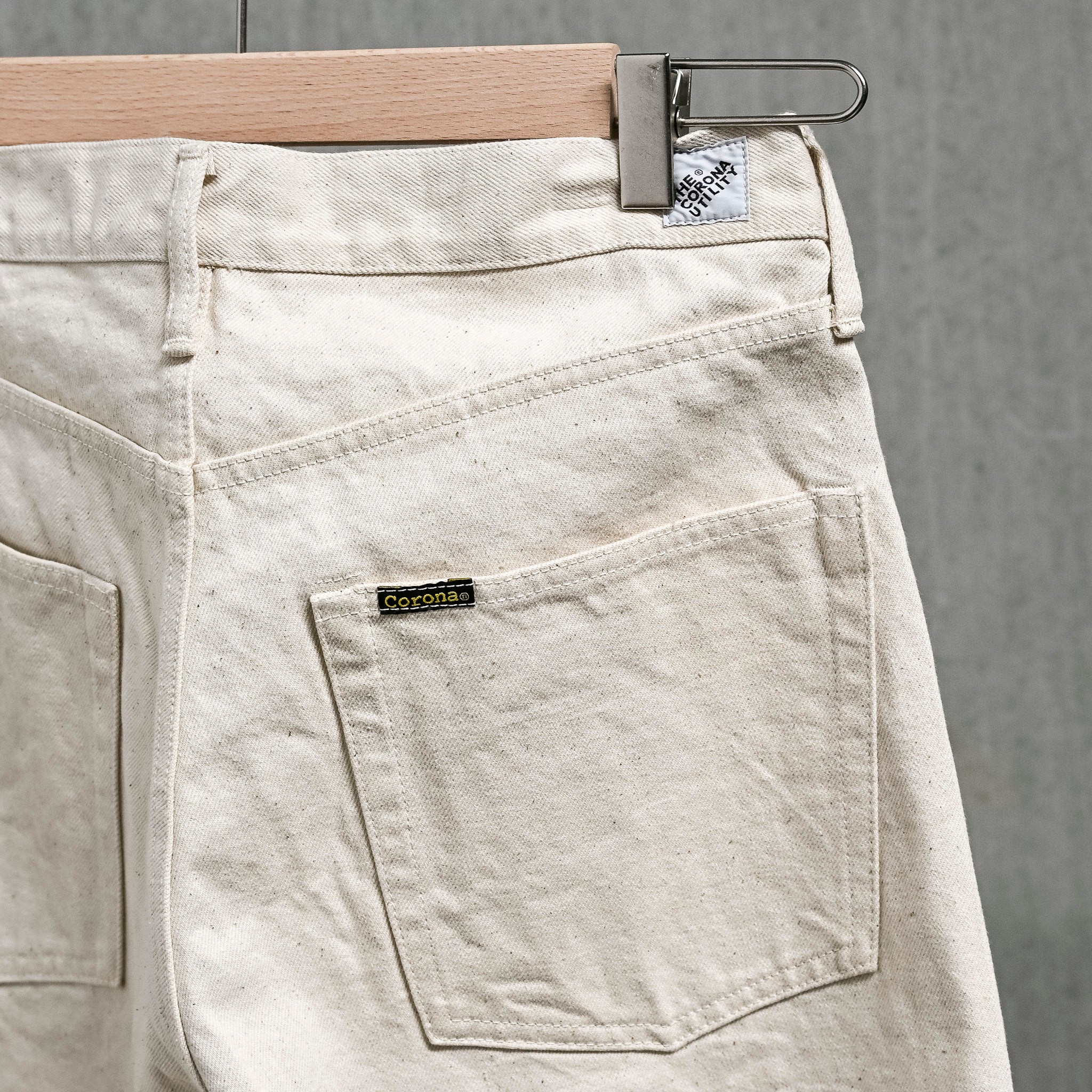 The Corona Utility CP005 - W05 5-Pocket Ecru
