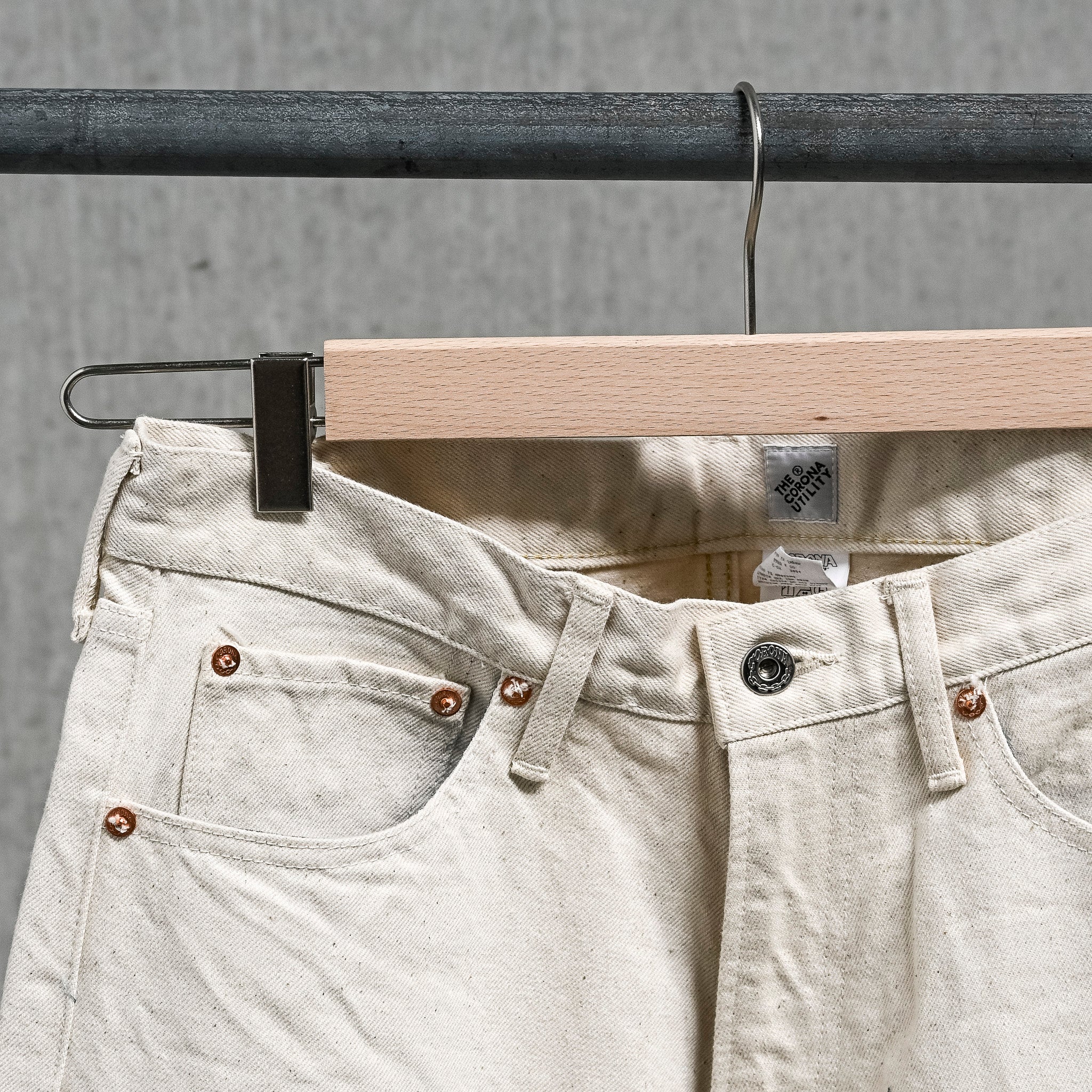 The Corona Utility CP005 - W05 5-Pocket Ecru
