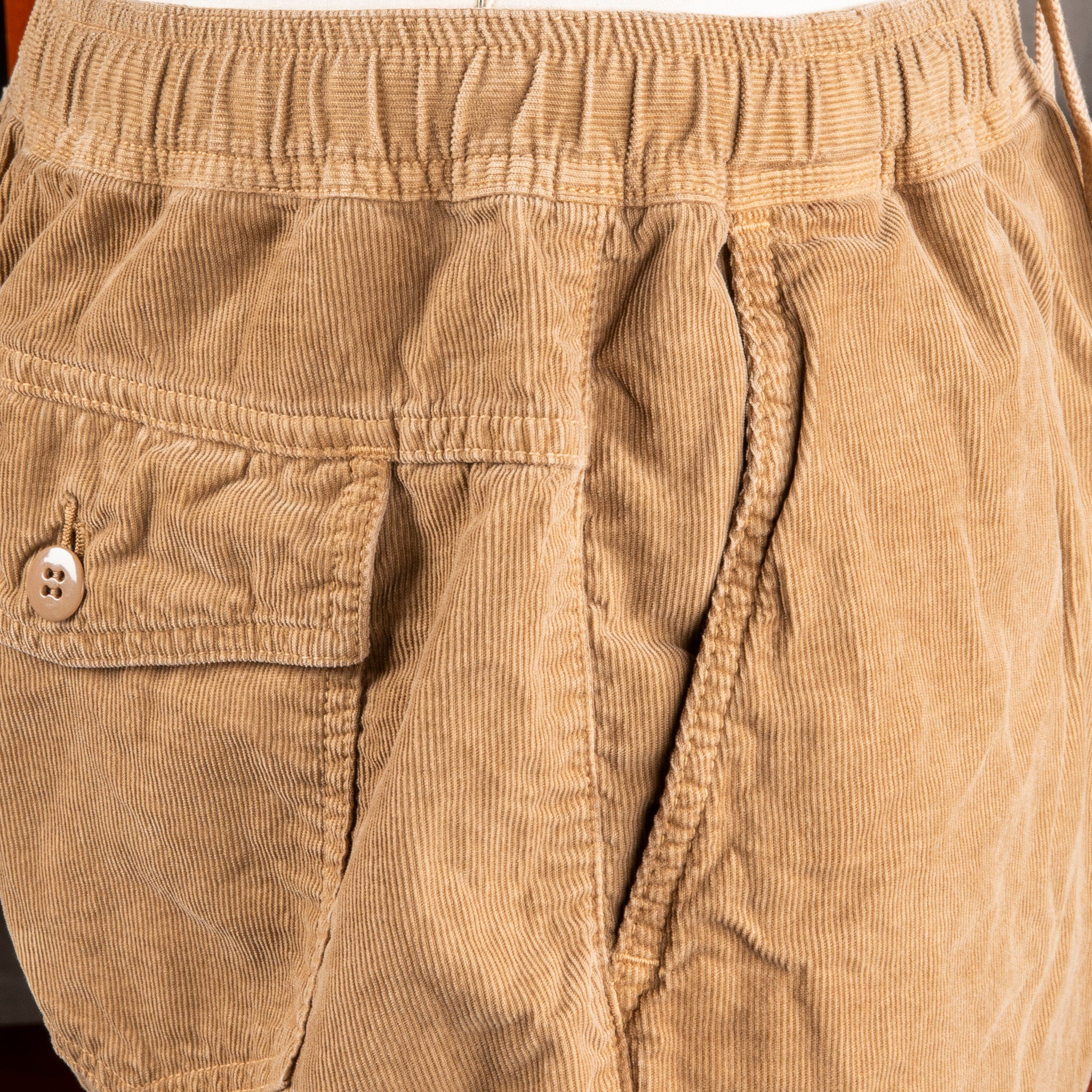 Remi Relief Corduroy Easy Shorts Beige – Frans Boone Store