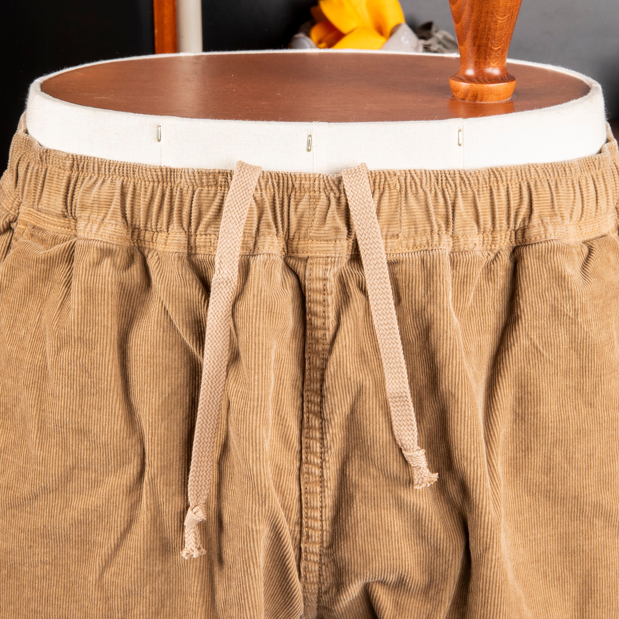 Remi Relief Corduroy Easy Shorts Beige – Frans Boone Store