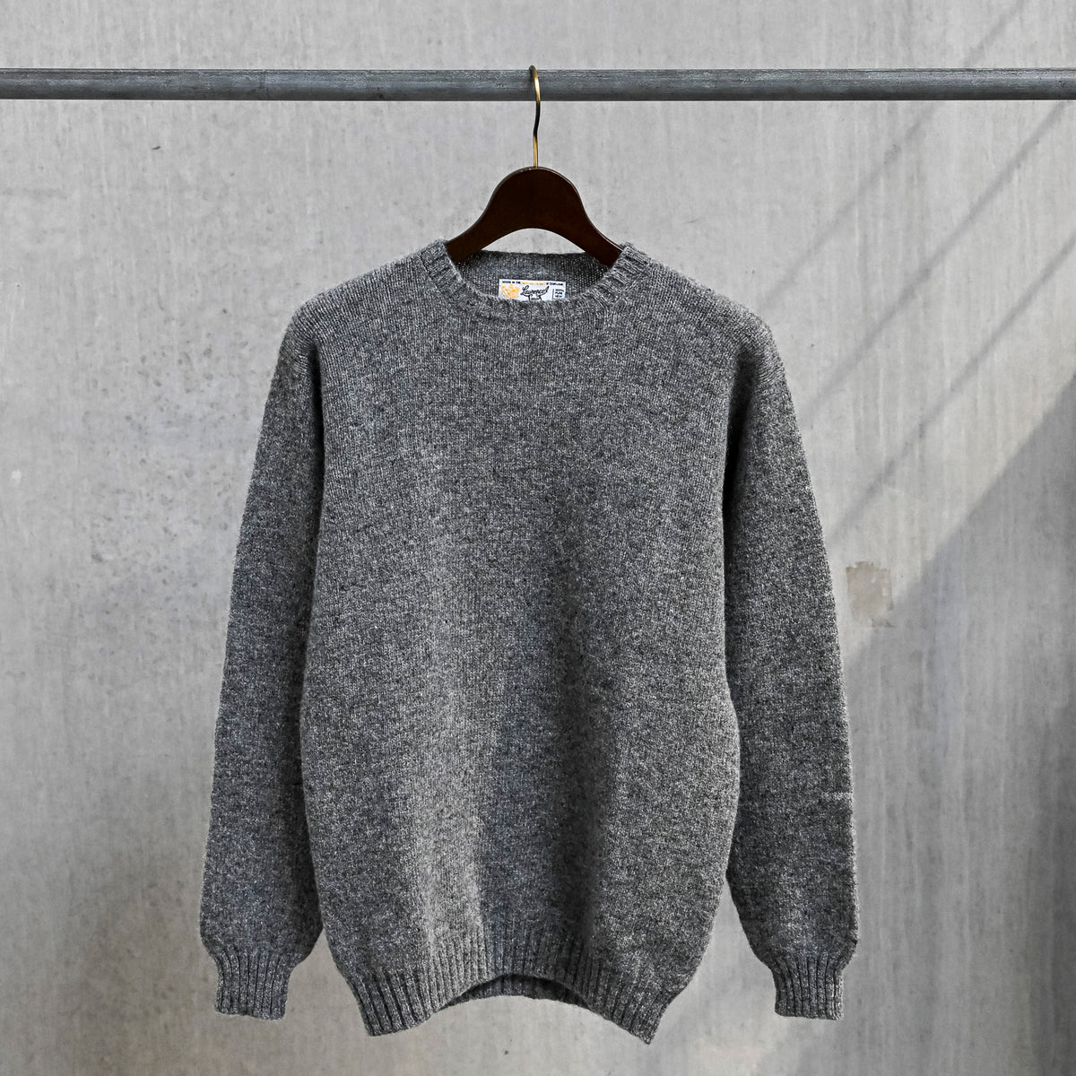 Laurence J. Smith  Super Soft Seamless Crew Neck Pullover Med Grey
