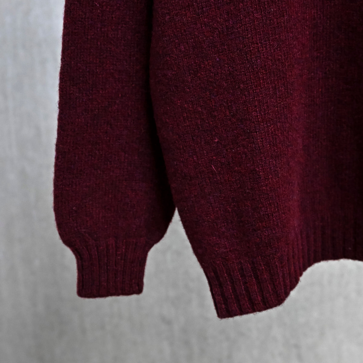 Laurence J. Smith  Super soft Seamless Crew Neck Pullover Wizard