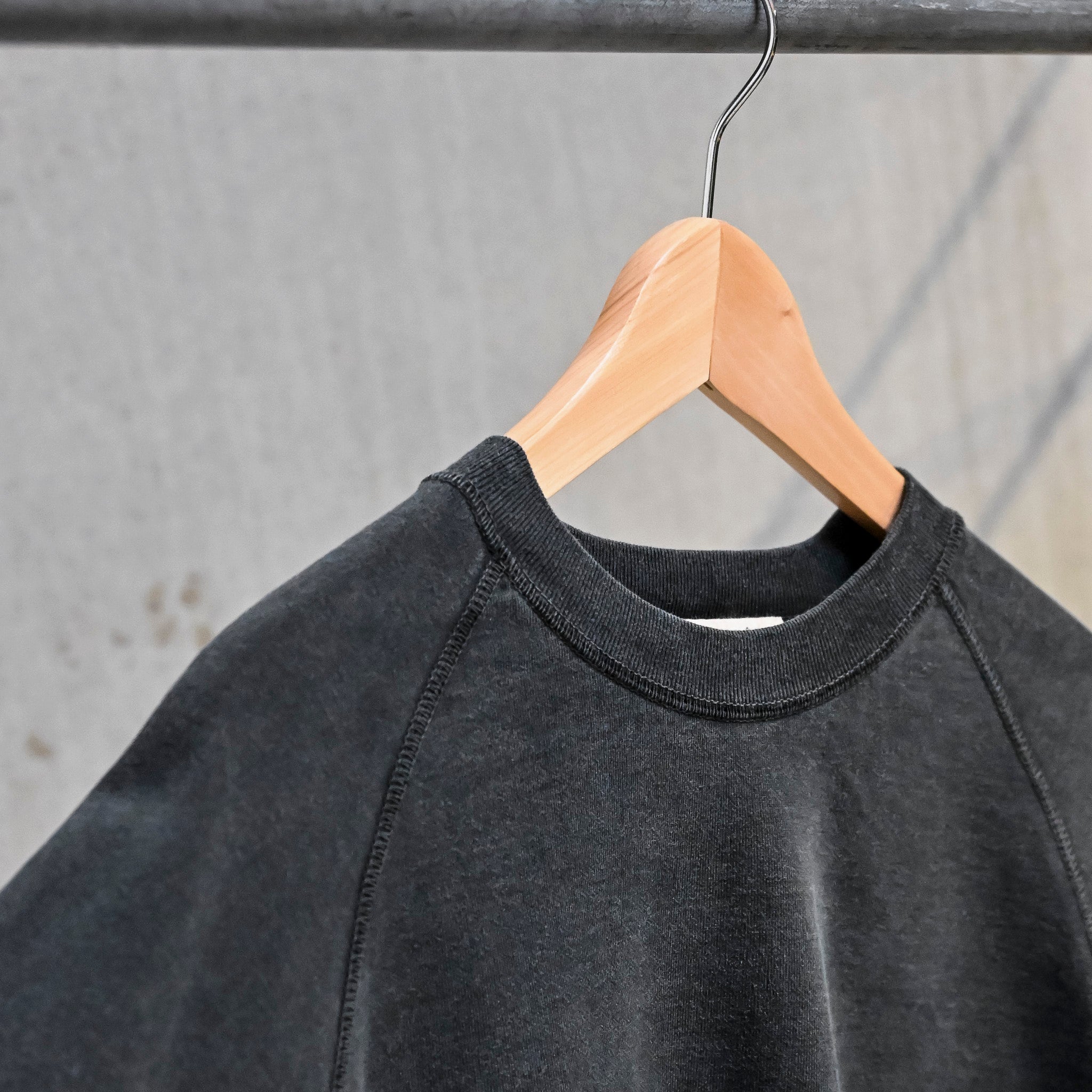 Remi Relief Raglan Sweater Supima Cotton Black – Frans Boone Store