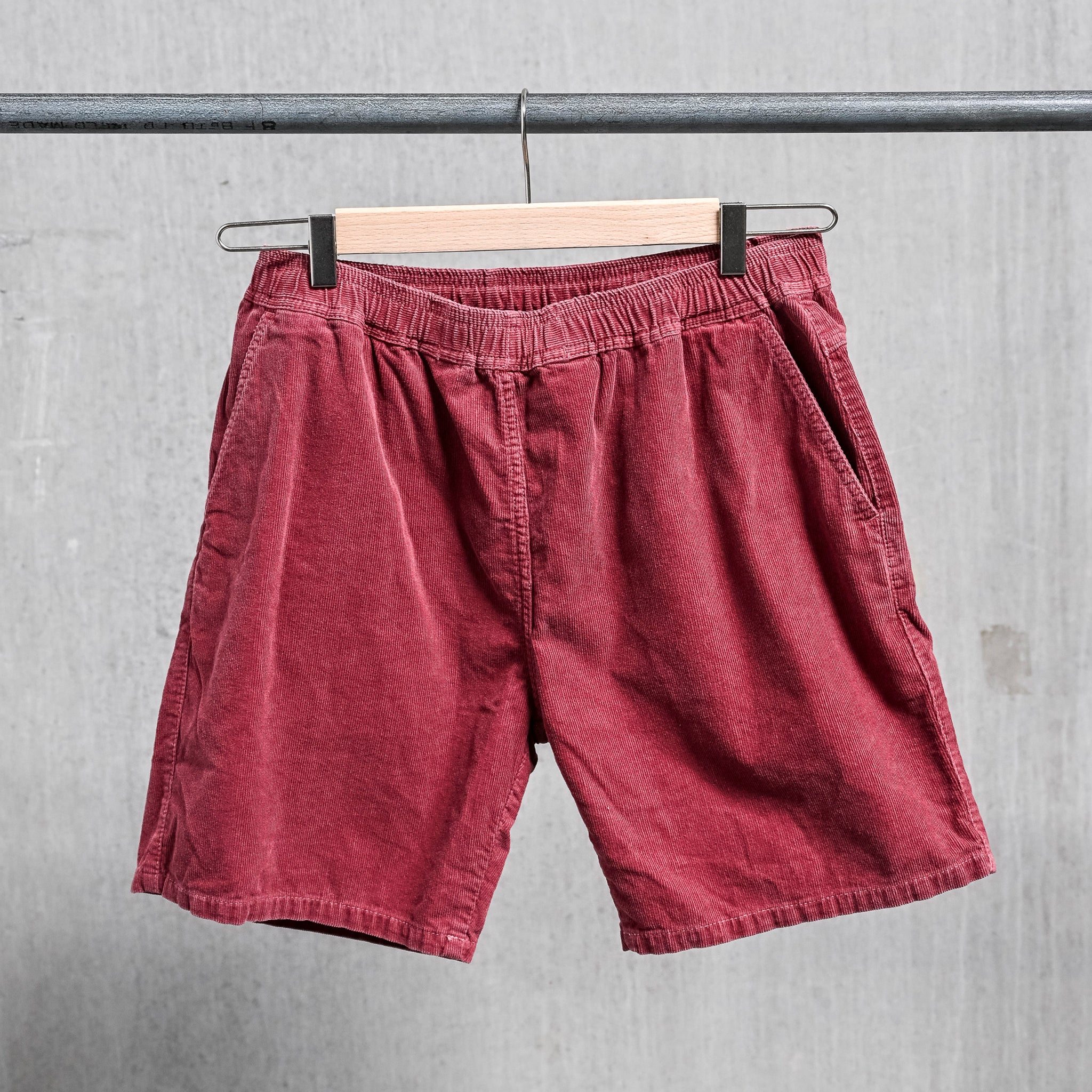 Remi Relief 16 Wale Corduroy Easy Shorts Bordeaux – Frans Boone Store