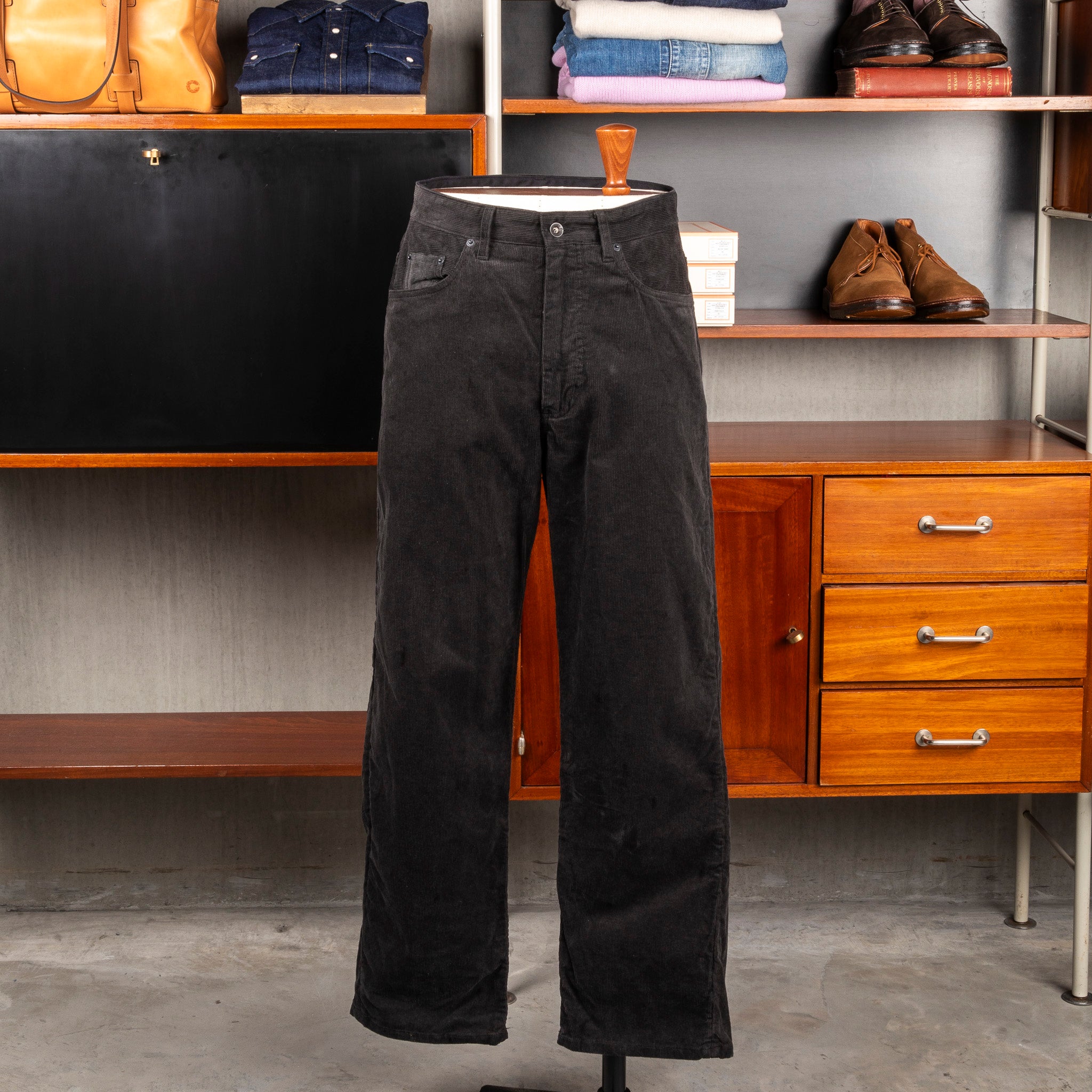 かわうそ。新品everyone corduroy trousers かわうそ様専用。新品everyone corduroy trousers